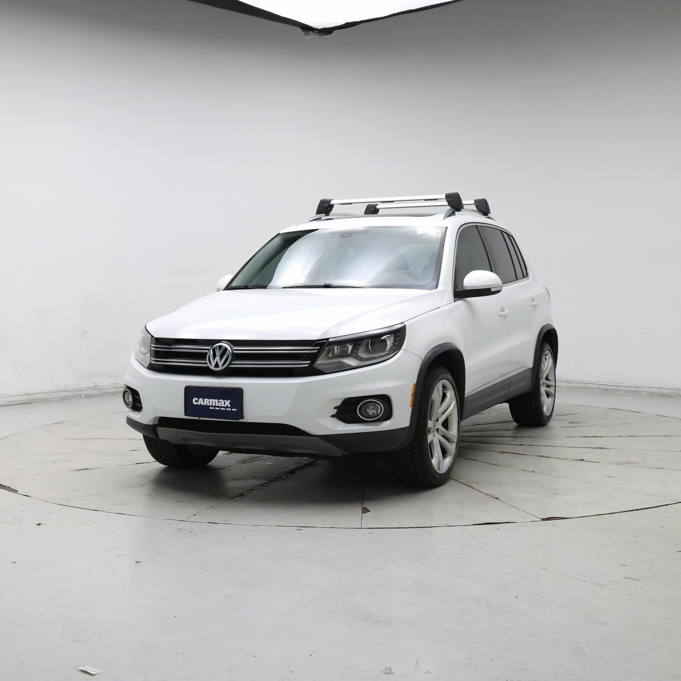 Thumbnail: 2016 Volkswagen Tiguan - 4