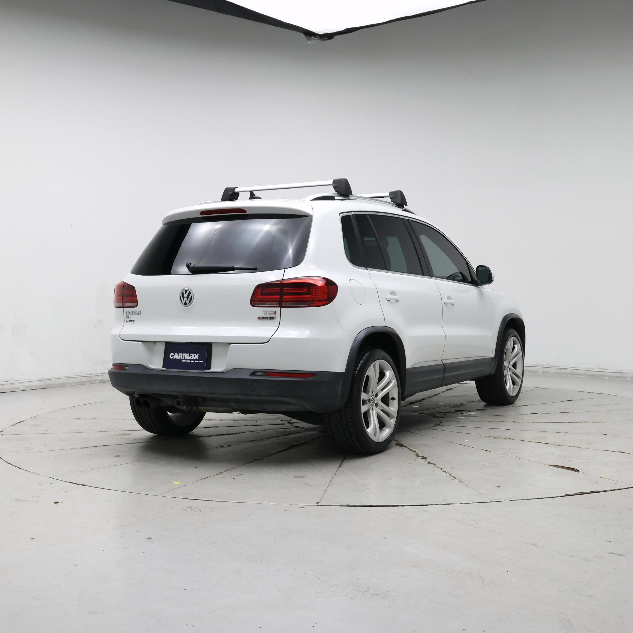 Thumbnail: 2016 Volkswagen Tiguan - 8