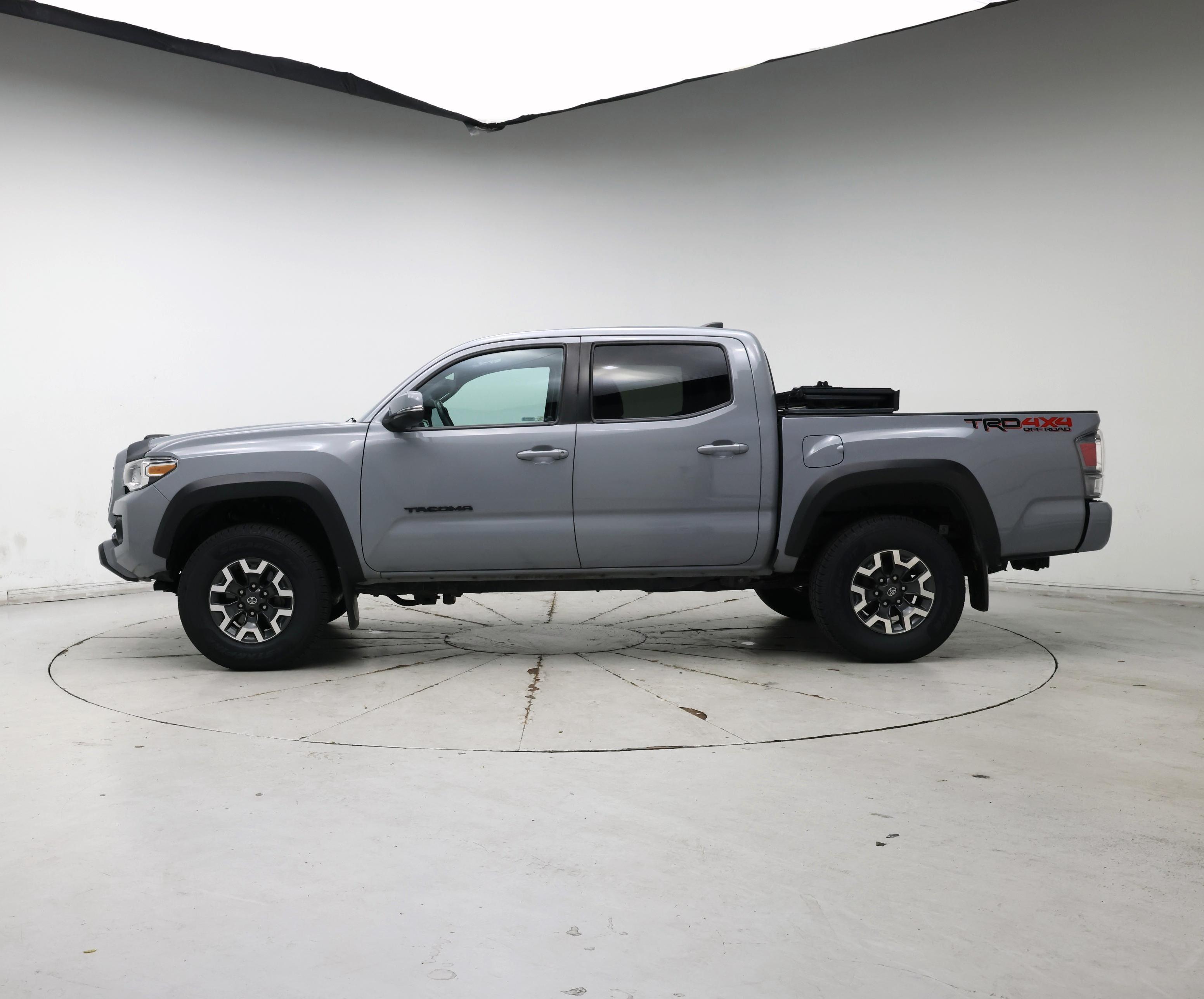 Thumbnail: 2020 Toyota Tacoma - 3