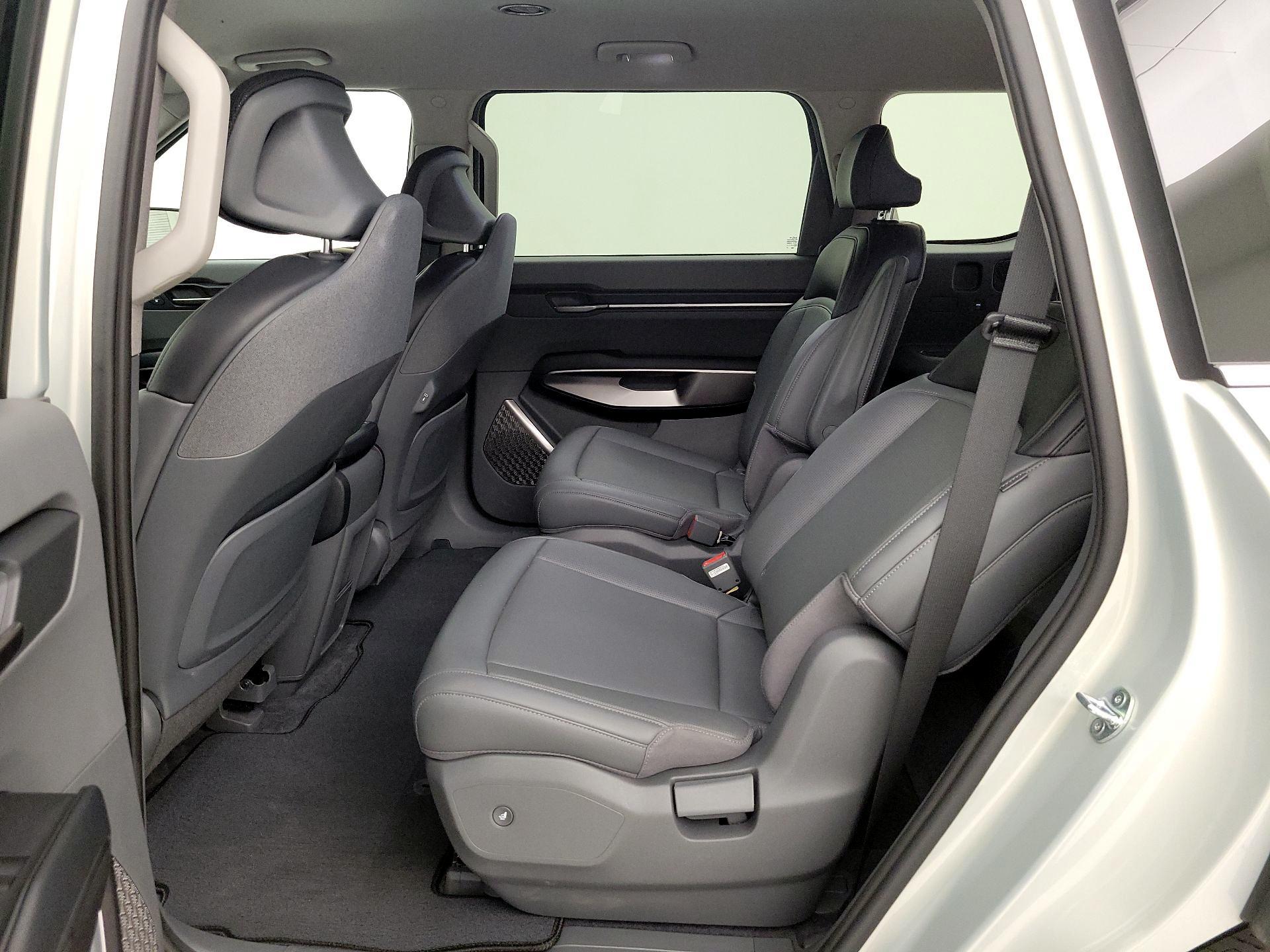 Thumbnail: 2024 Kia EV9 - 19