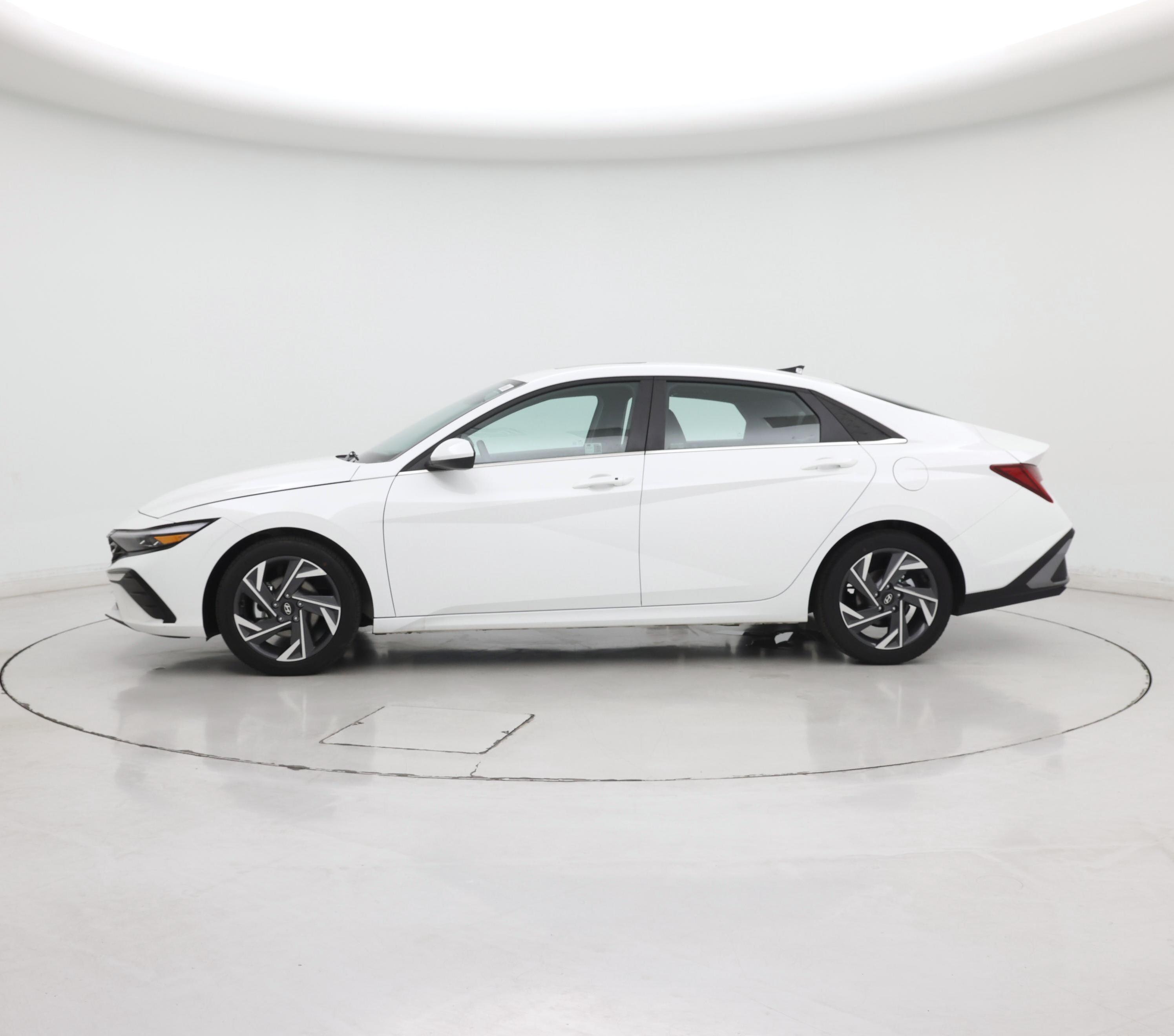 Thumbnail: 2024 Hyundai Elantra - 3