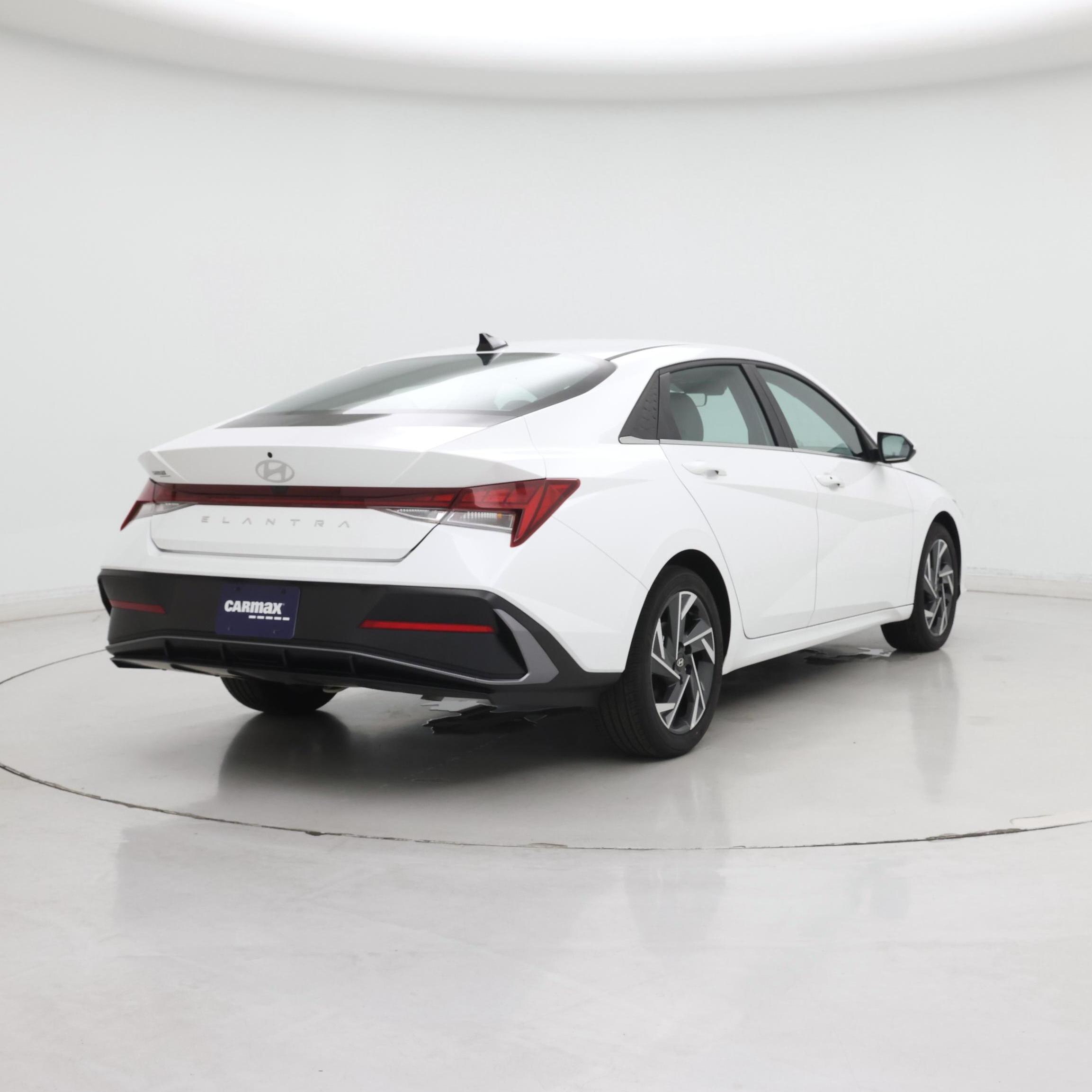 Thumbnail: 2024 Hyundai Elantra - 8