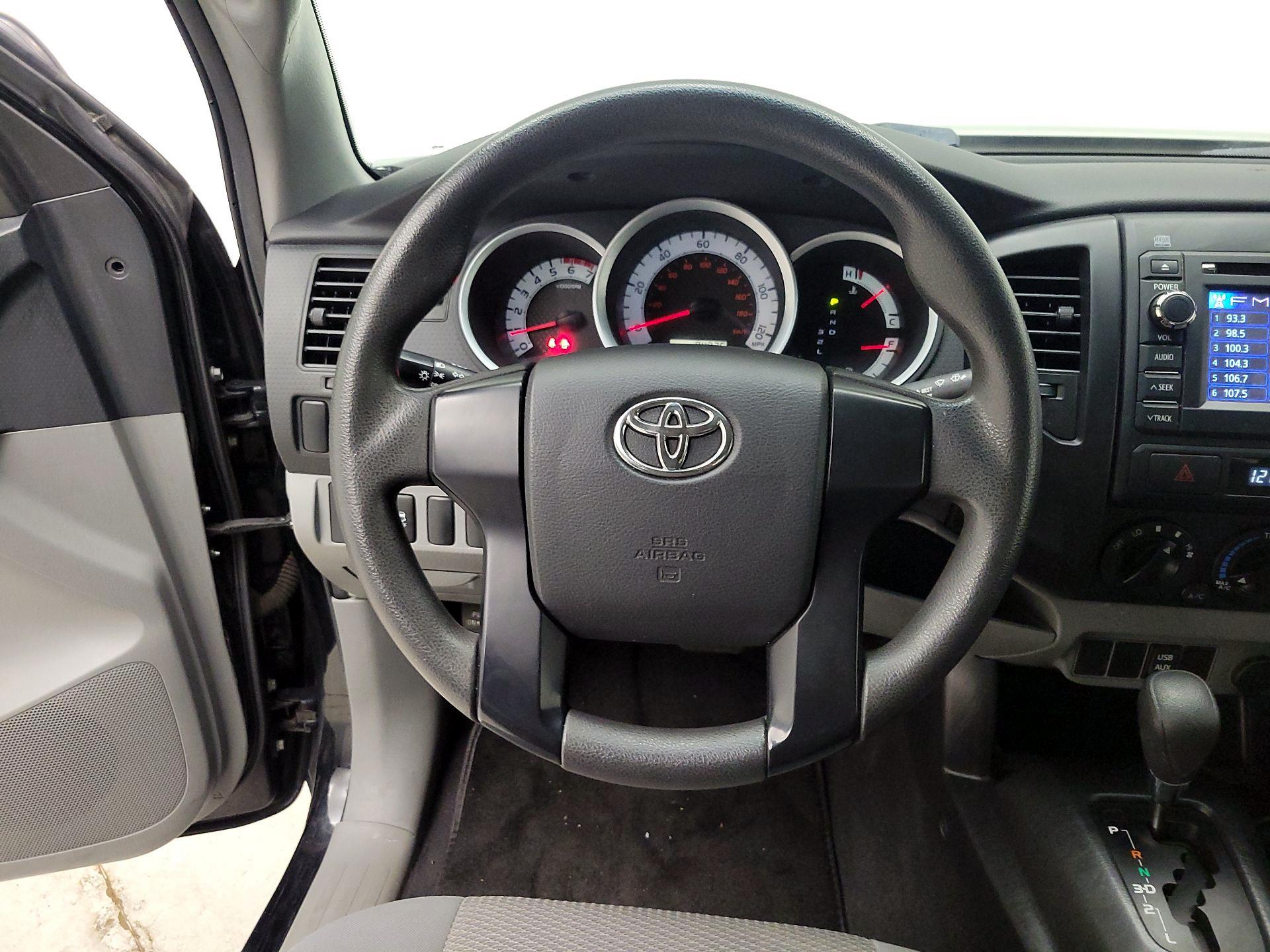 Thumbnail: 2013 Toyota Tacoma - 10