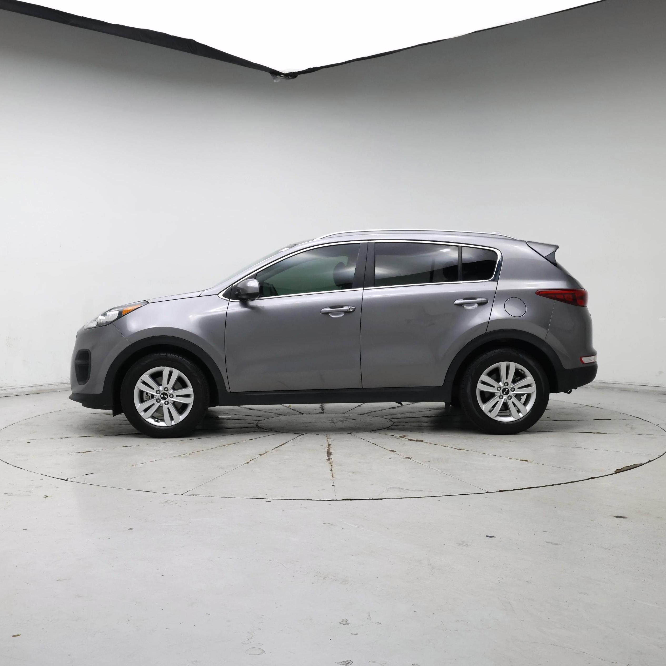Thumbnail: 2019 Kia Sportage - 3