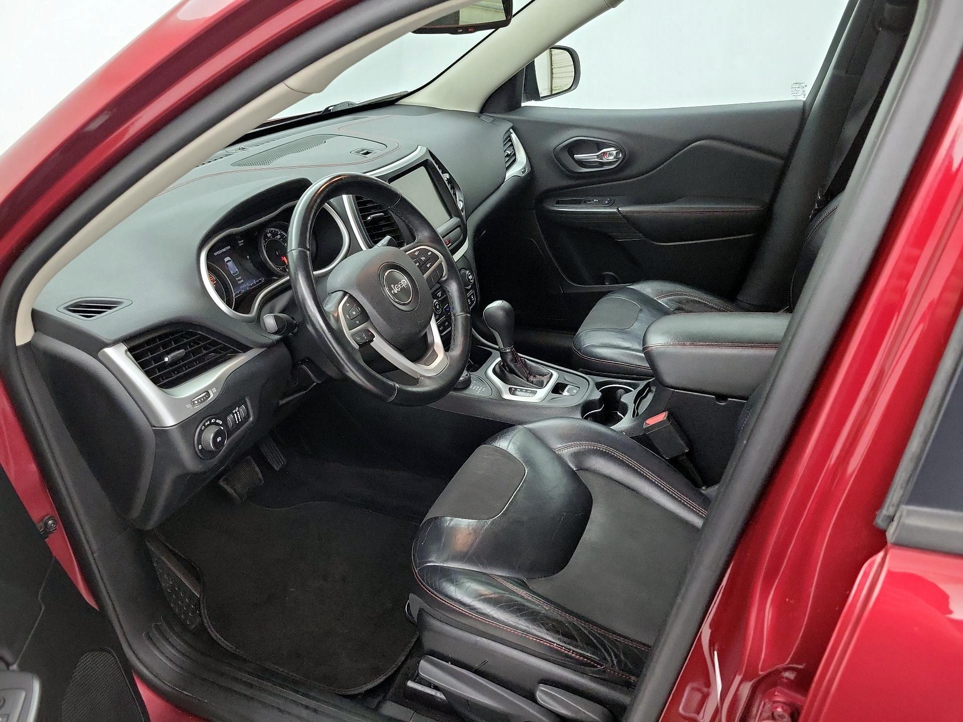 Thumbnail: 2016 Jeep Cherokee - 11