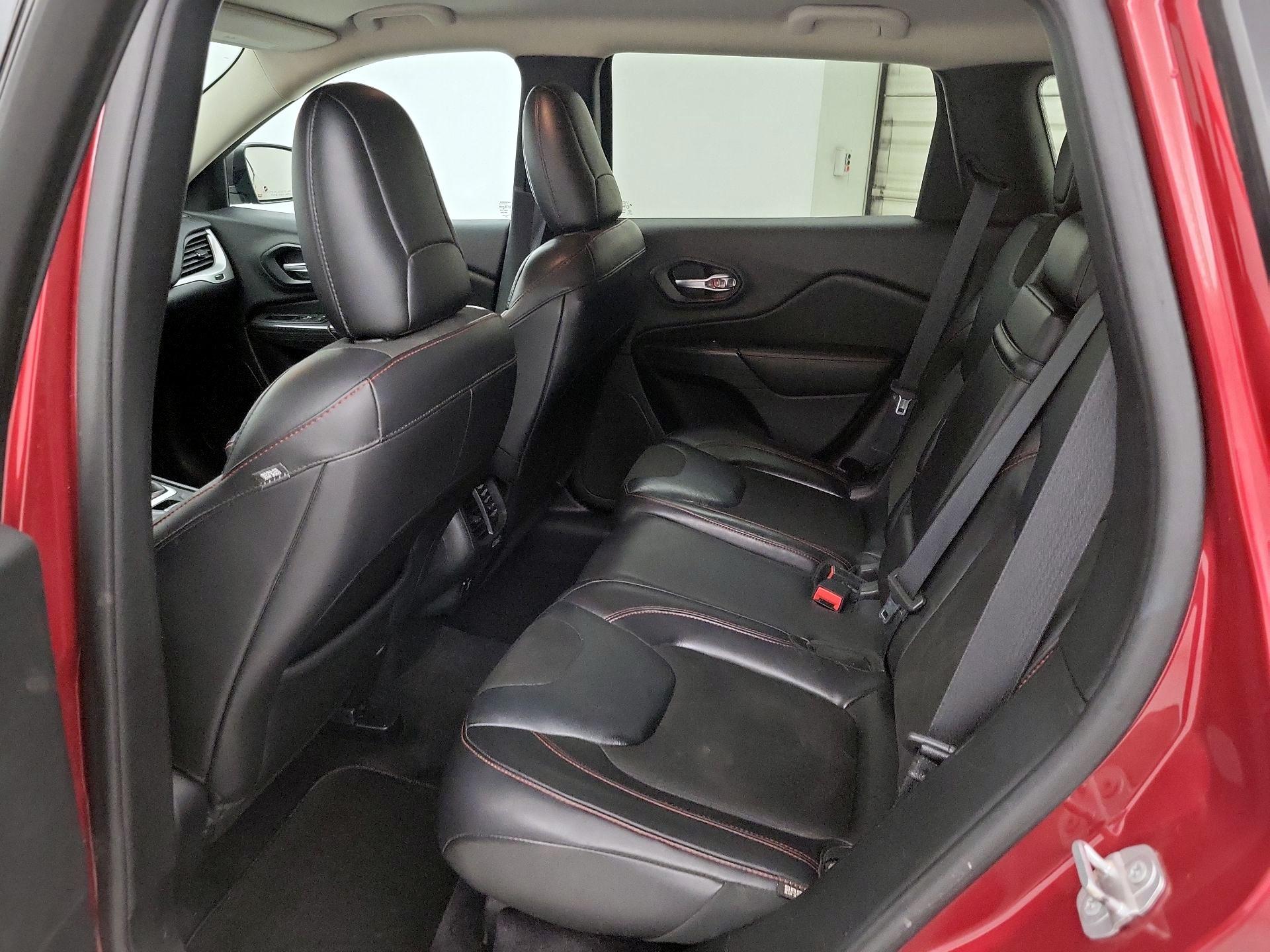 Thumbnail: 2016 Jeep Cherokee - 19