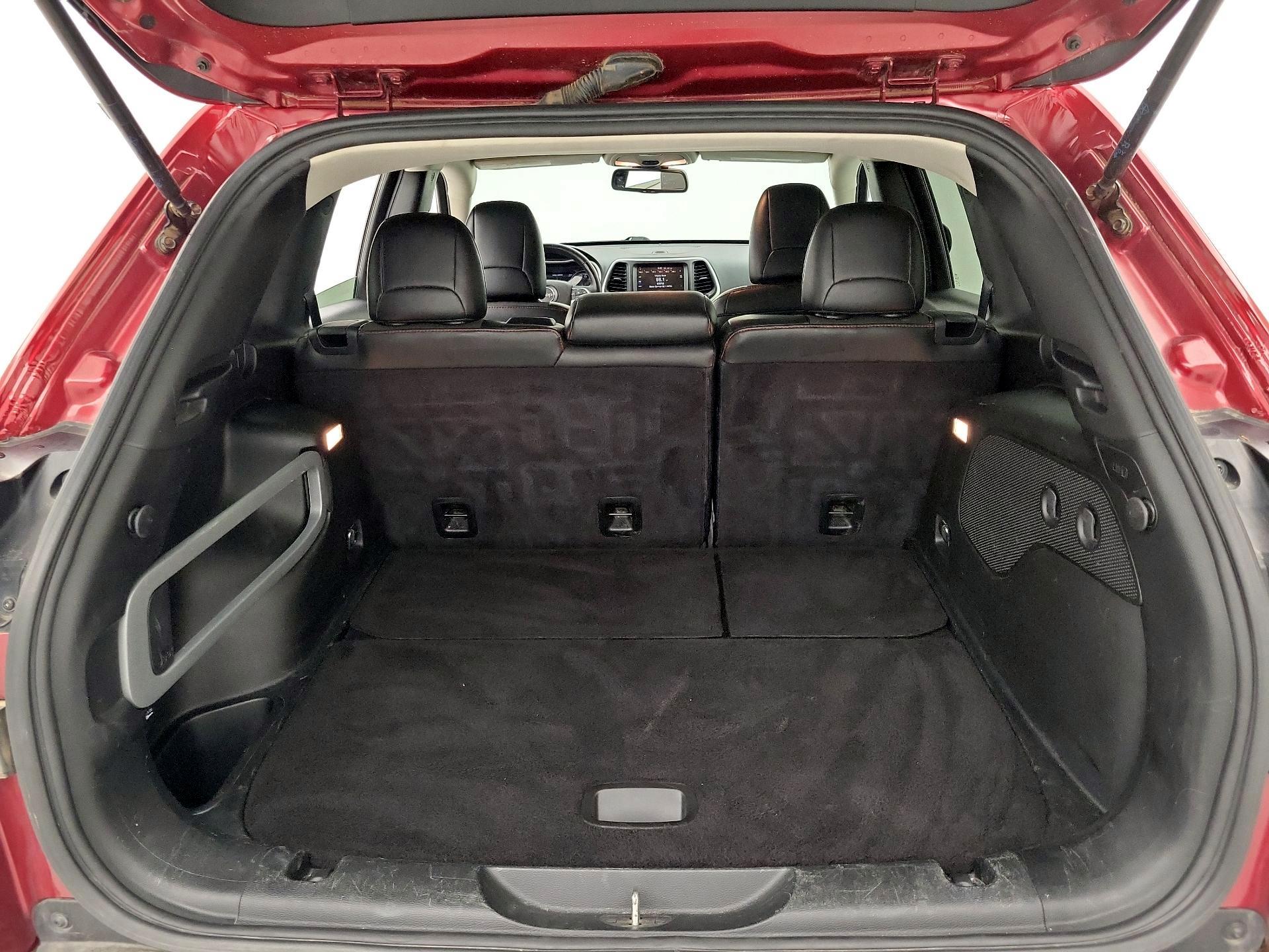 Thumbnail: 2016 Jeep Cherokee - 20