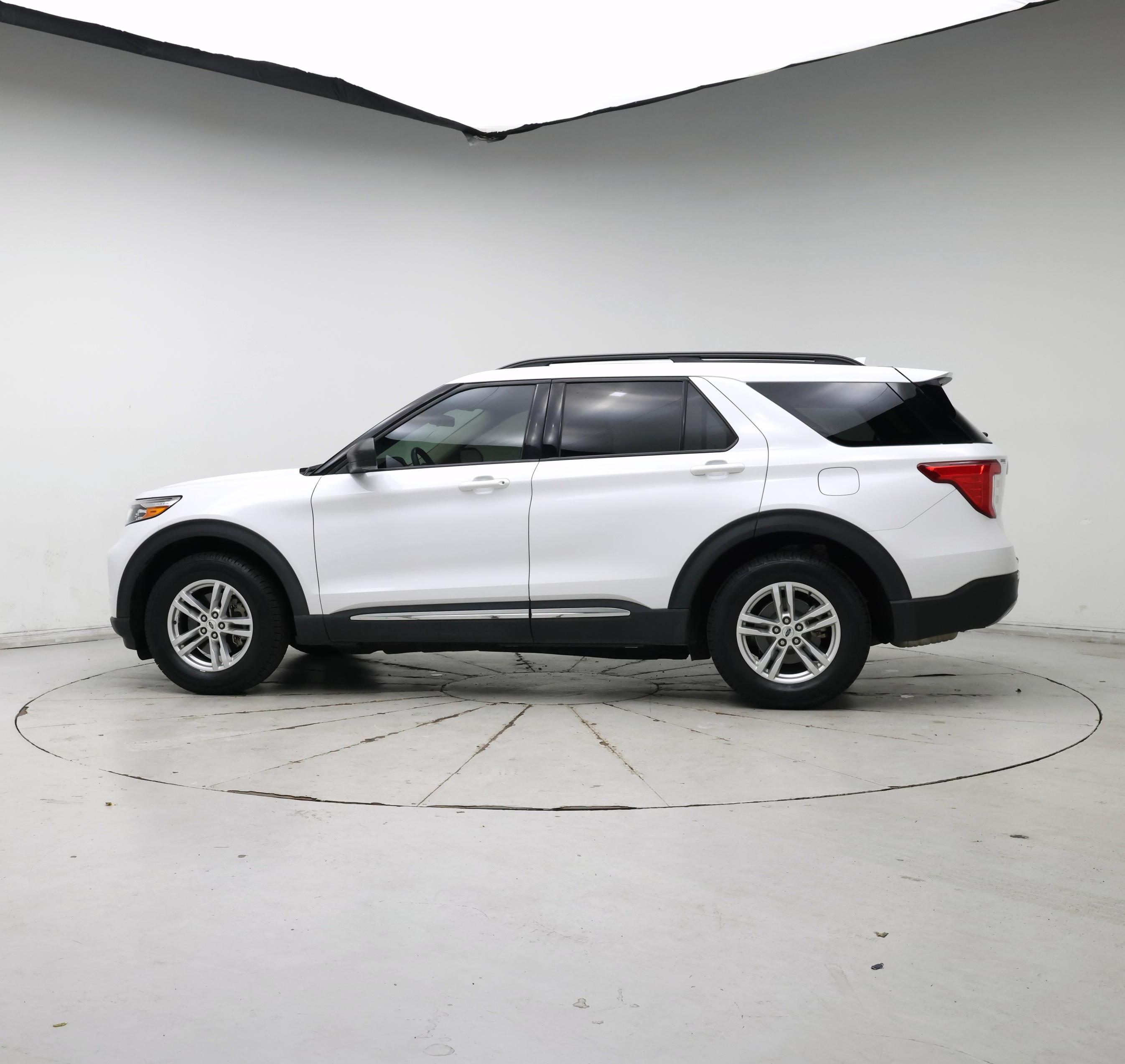 Thumbnail: 2020 Ford Explorer - 3