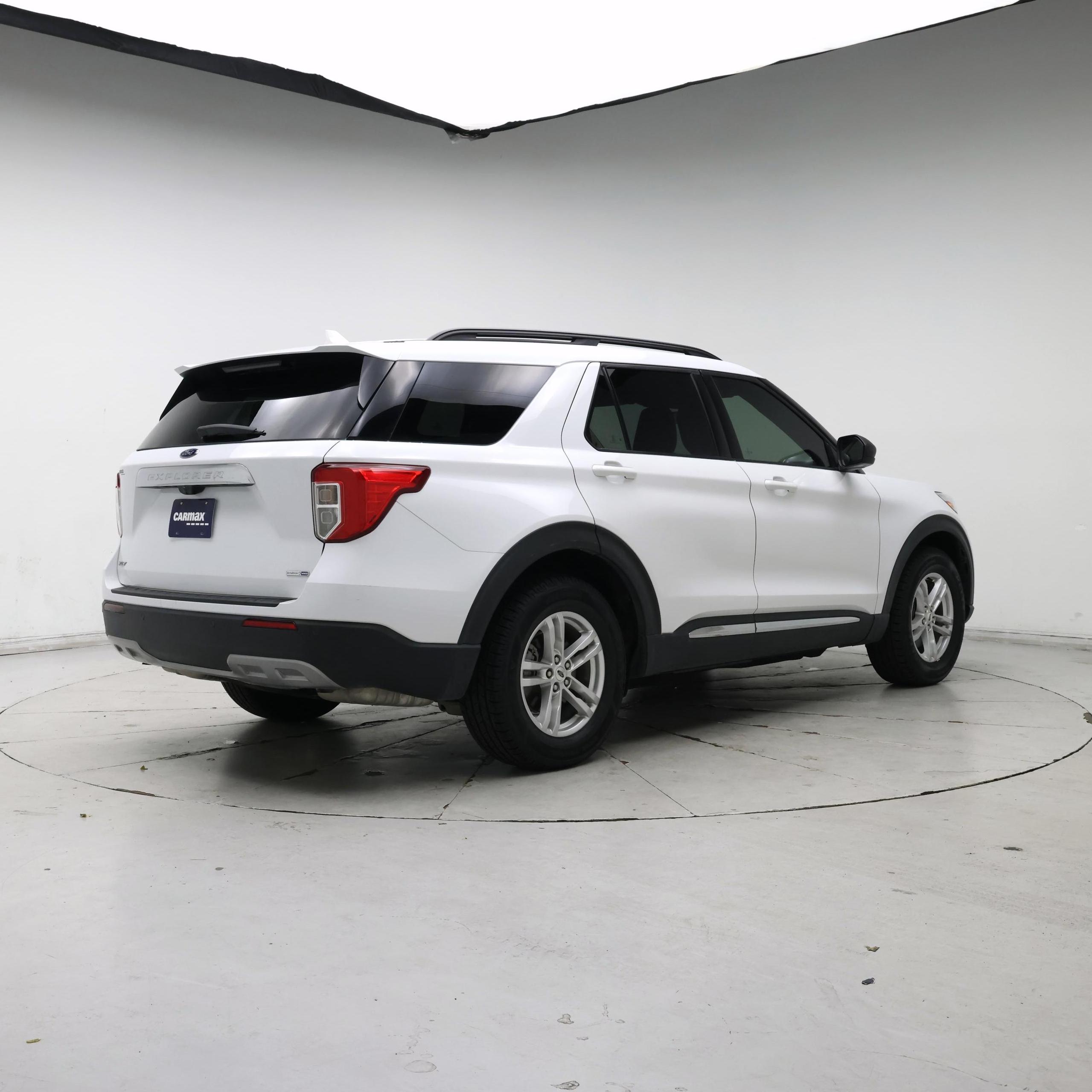 Thumbnail: 2020 Ford Explorer - 8