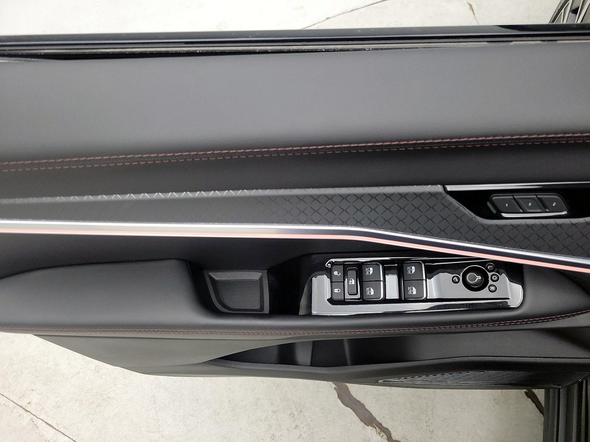 Thumbnail: 2025 Jeep Wagoneer S - 12