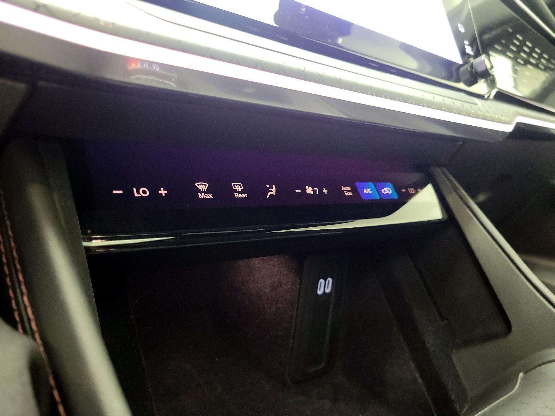 Thumbnail: 2025 Jeep Wagoneer S - 17