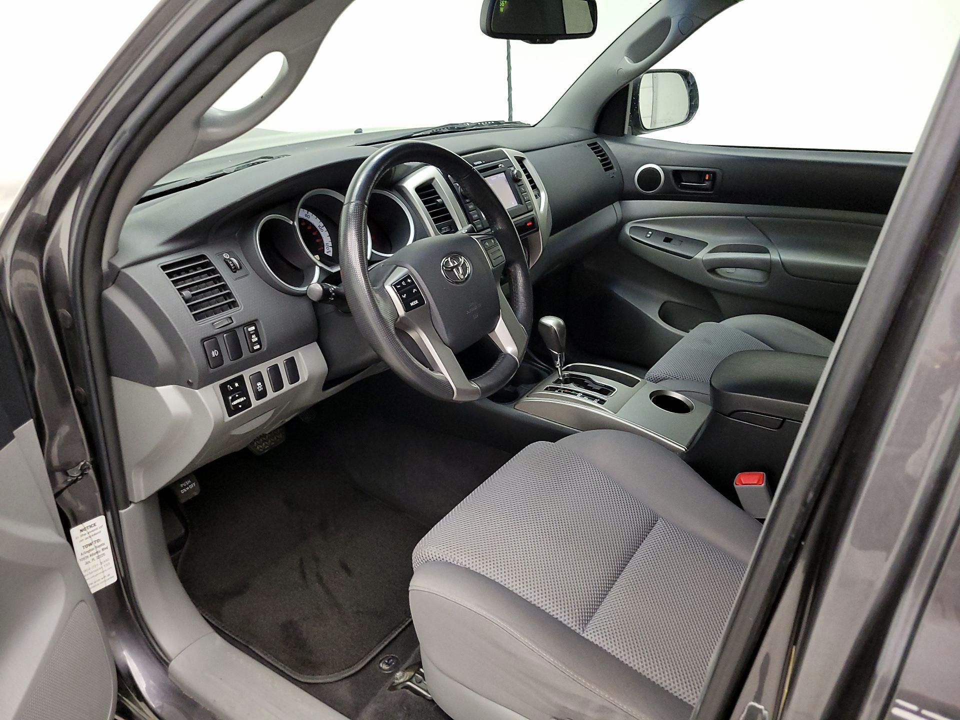 Thumbnail: 2013 Toyota Tacoma - 11
