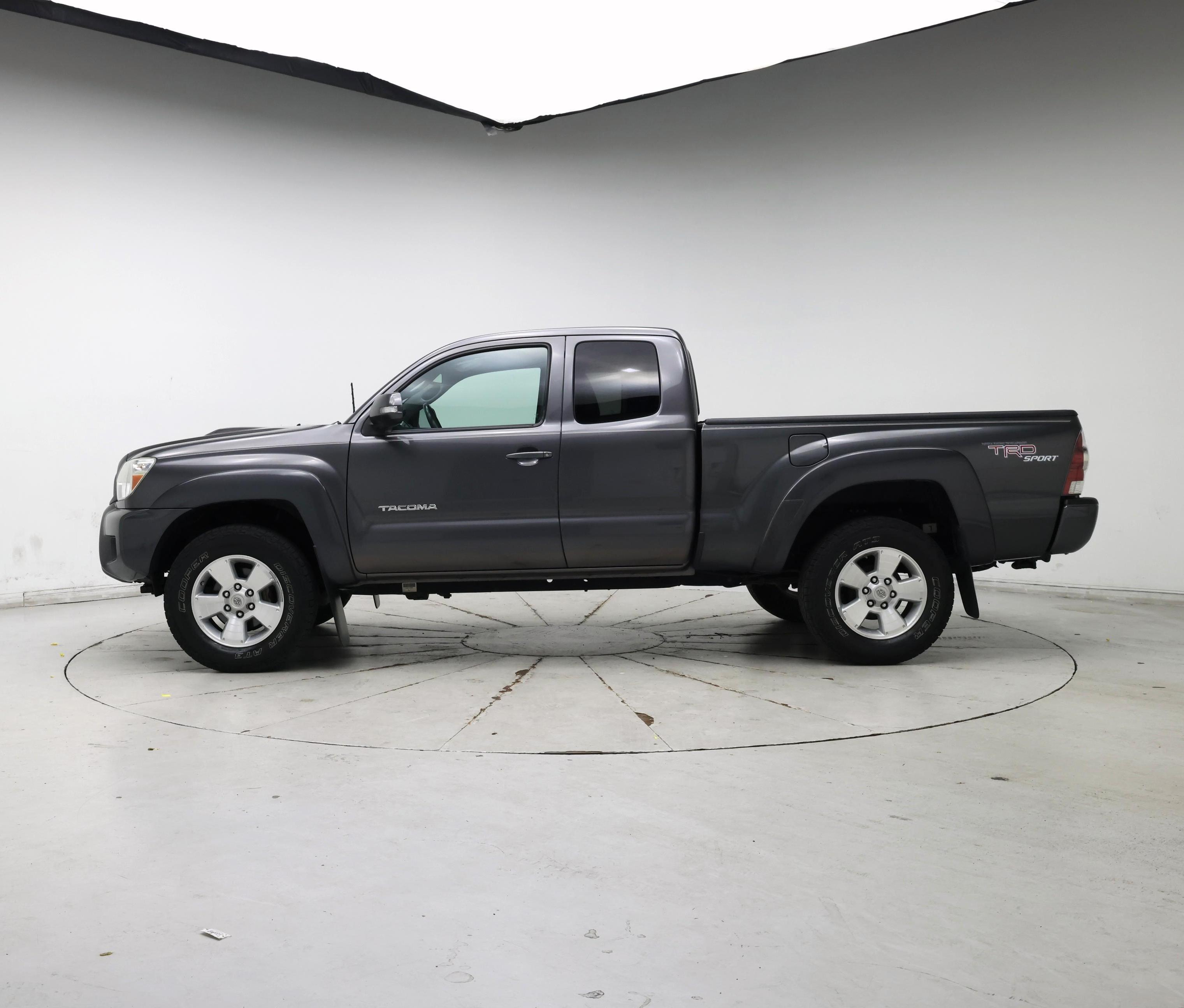 Thumbnail: 2013 Toyota Tacoma - 3