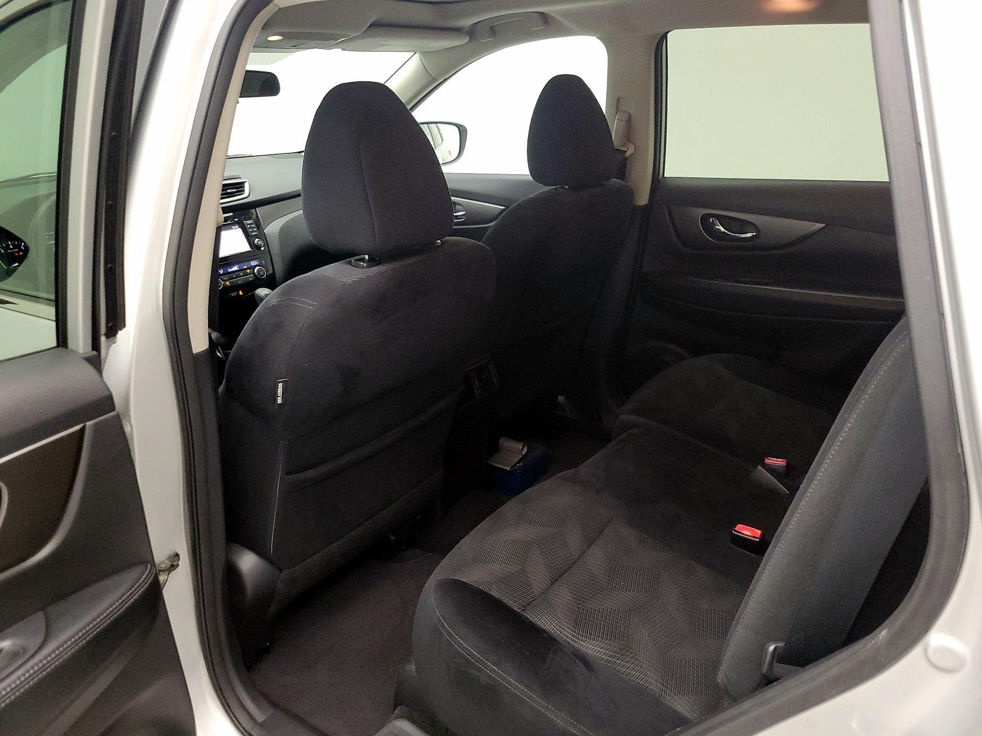 Thumbnail: 2015 Nissan Rogue - 20