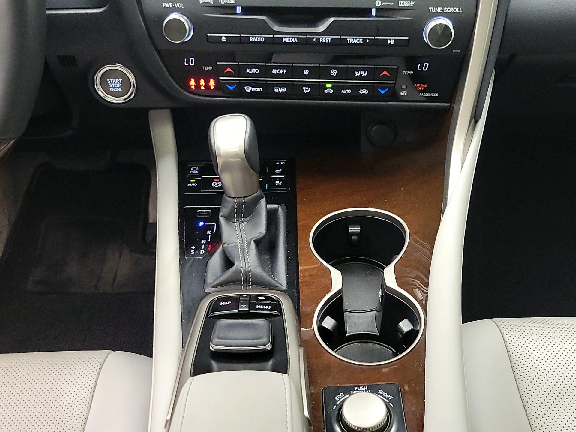 Thumbnail: 2017 Lexus RX - 18