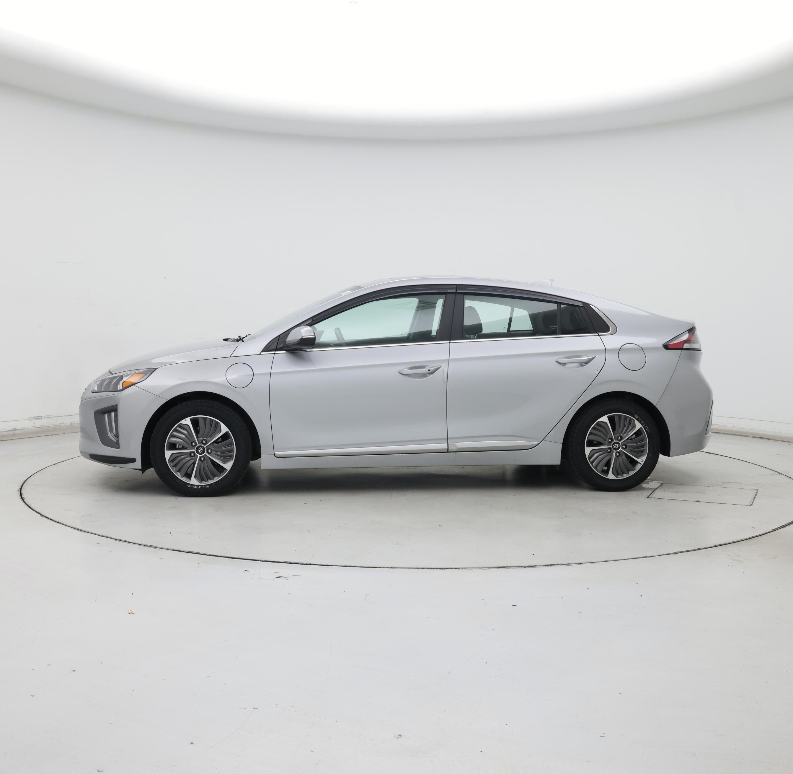Thumbnail: 2021 Hyundai Ioniq - 3