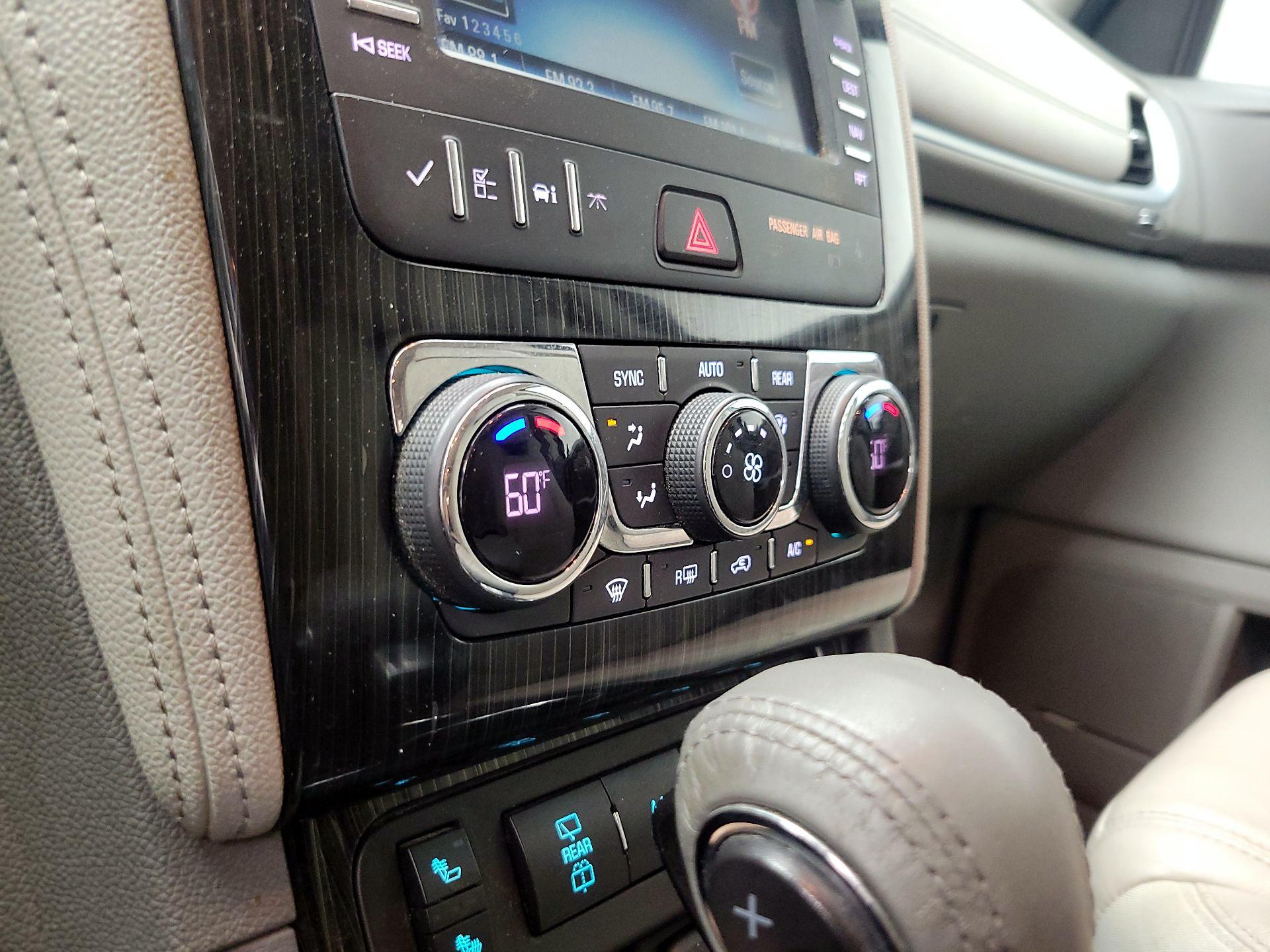 Thumbnail: 2016 Chevrolet Traverse - 17