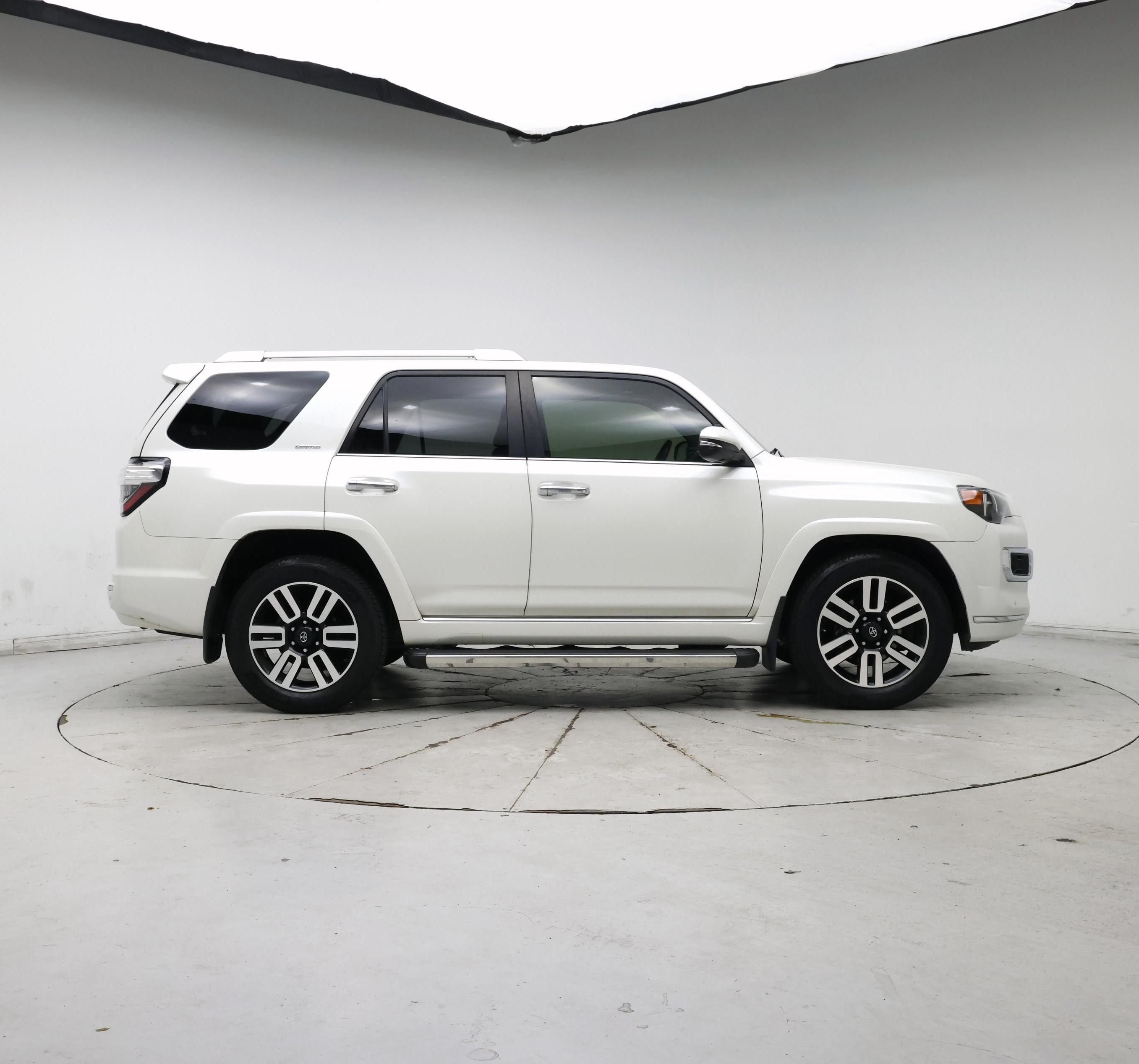 Thumbnail: 2018 Toyota 4Runner - 7
