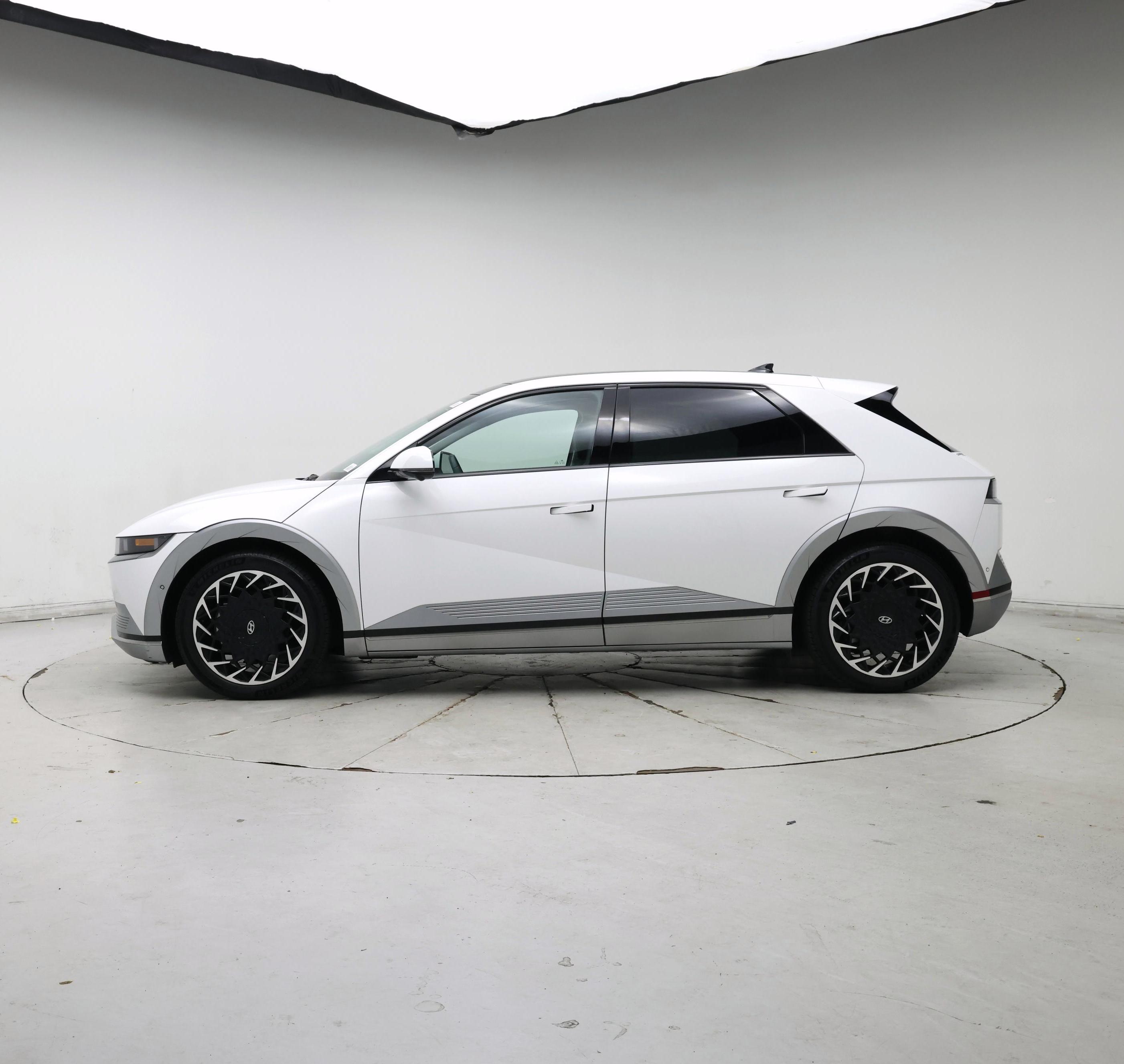 Thumbnail: 2023 Hyundai Ioniq 5 - 3