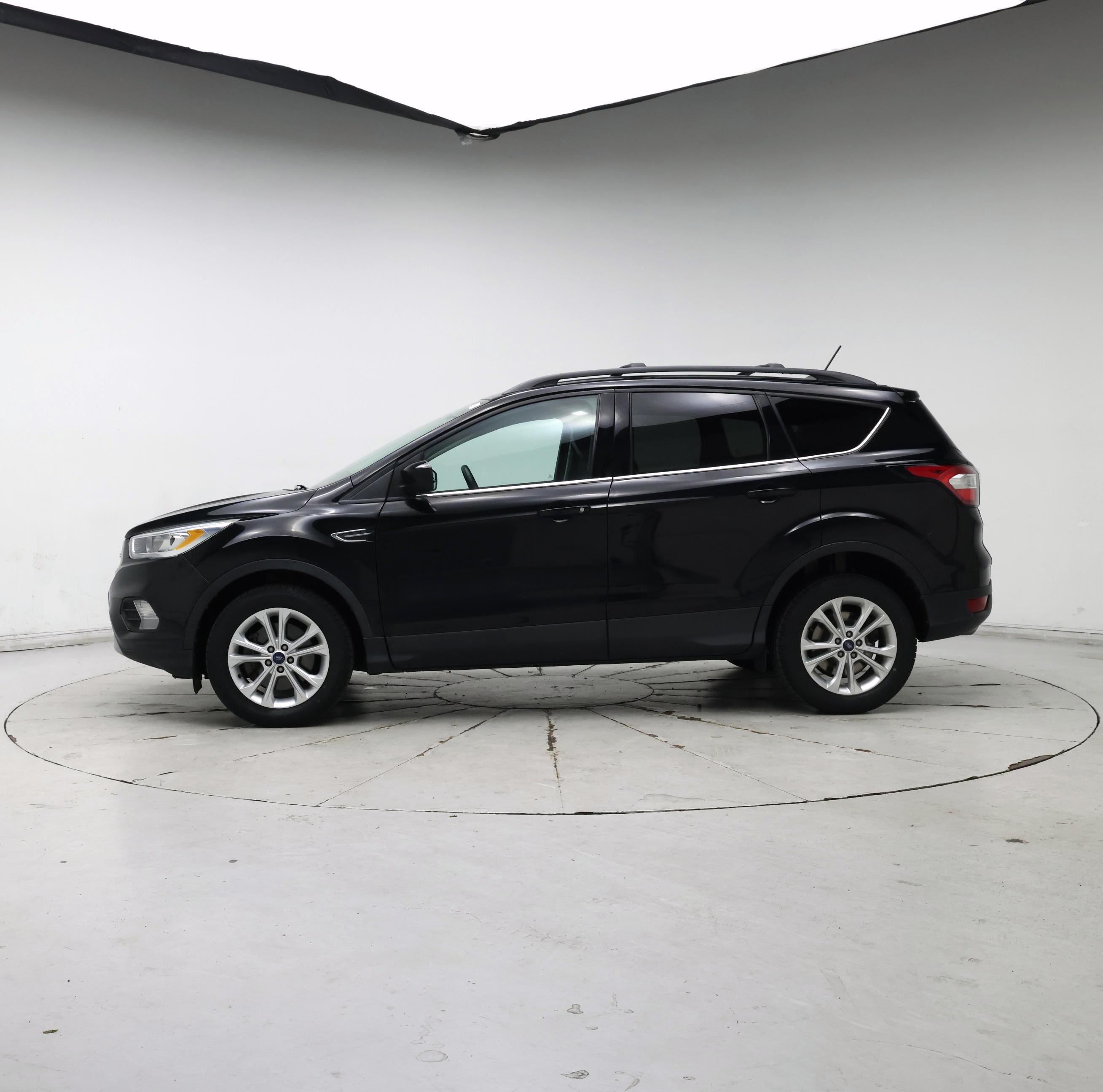 Thumbnail: 2018 Ford Escape - 3