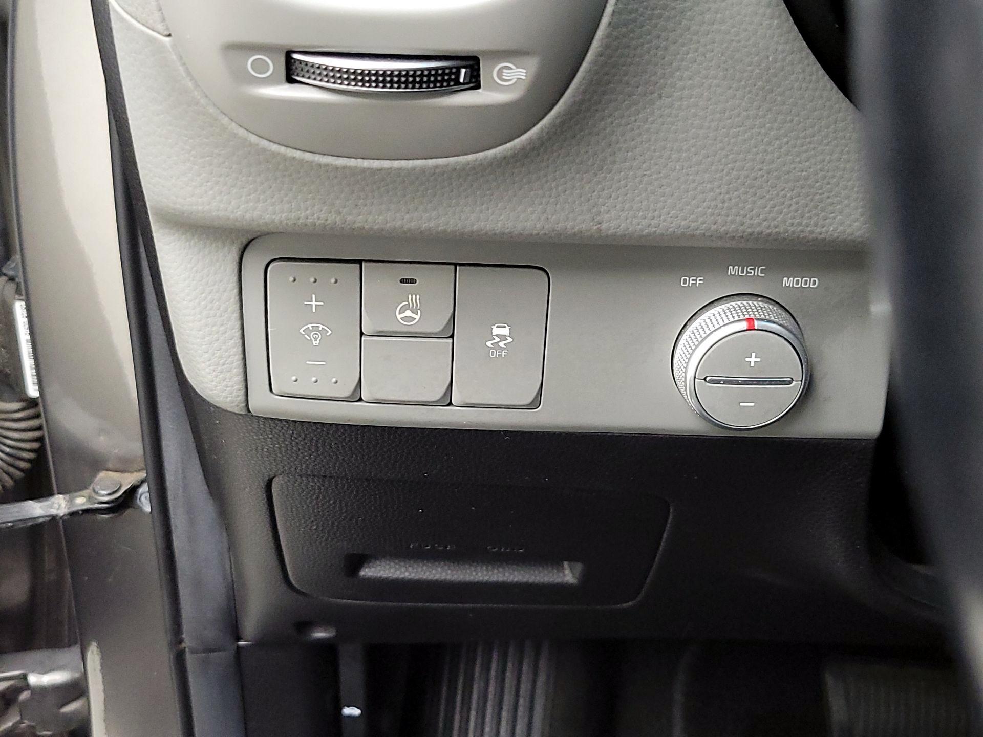 Thumbnail: 2016 Kia Soul - 13