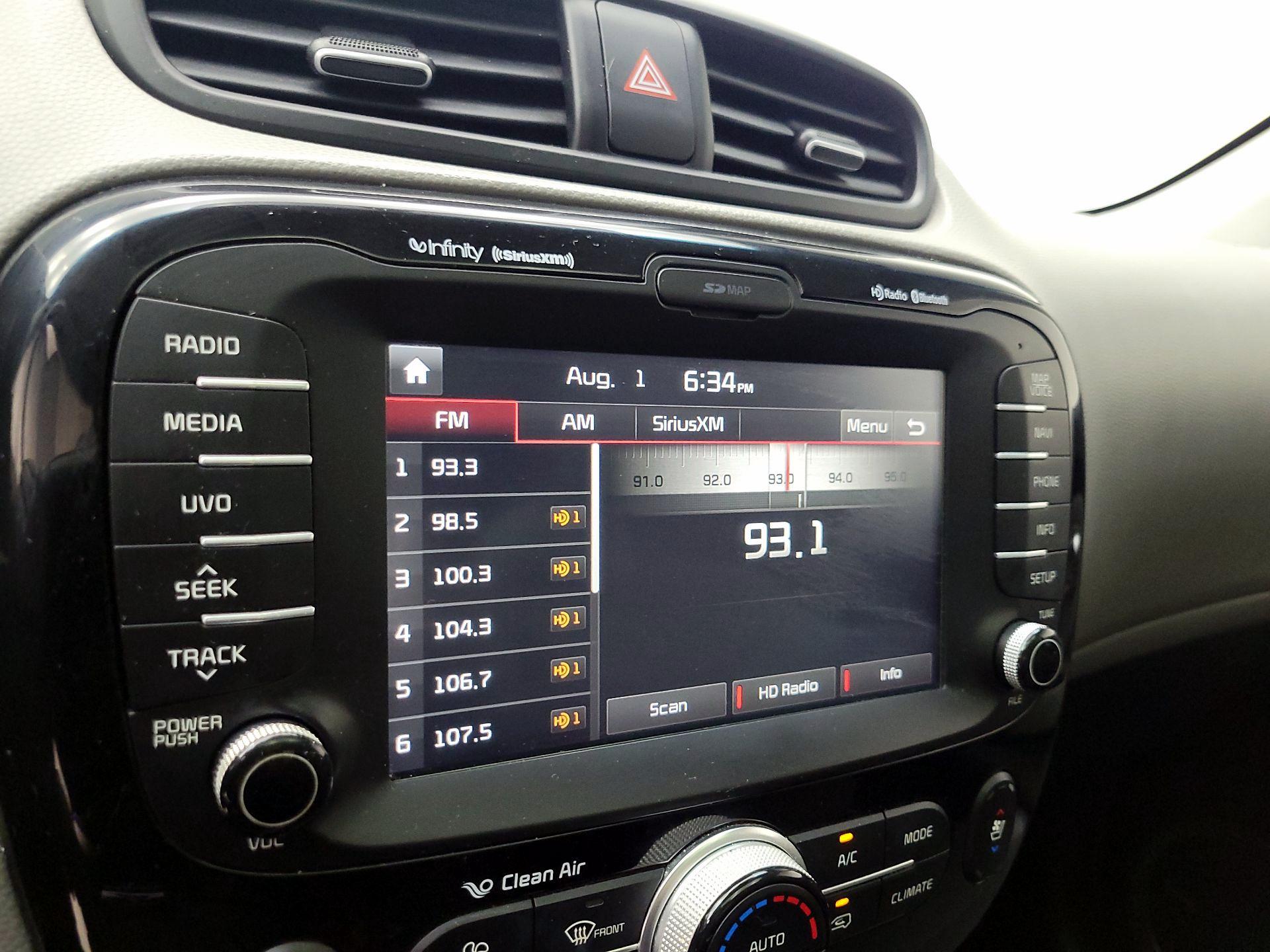Thumbnail: 2016 Kia Soul - 16