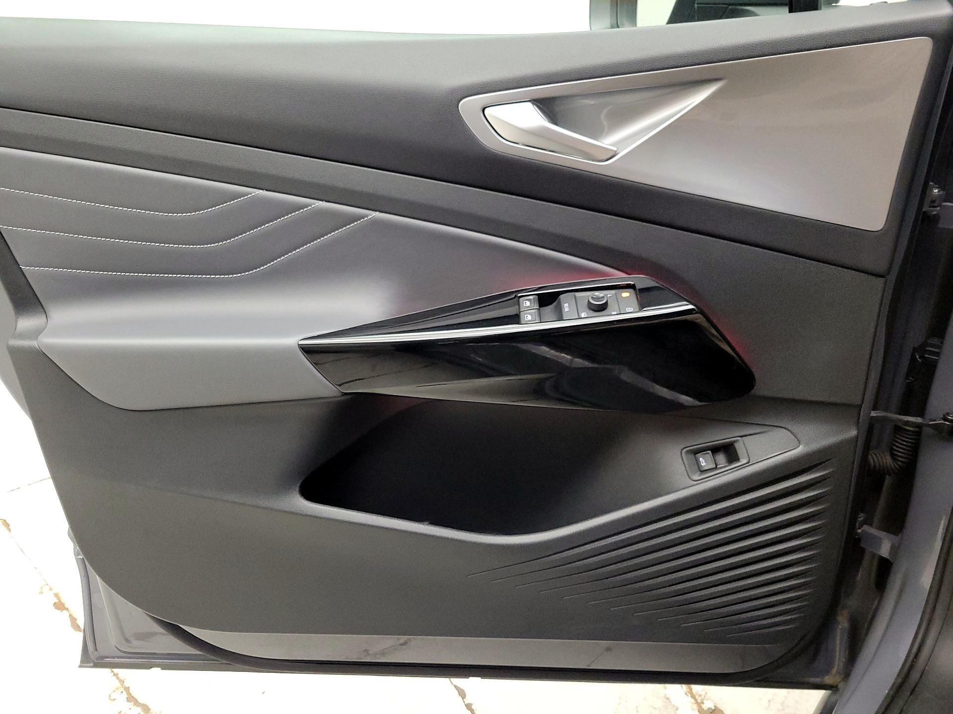 Thumbnail: 2023 Volkswagen ID.4 - 12