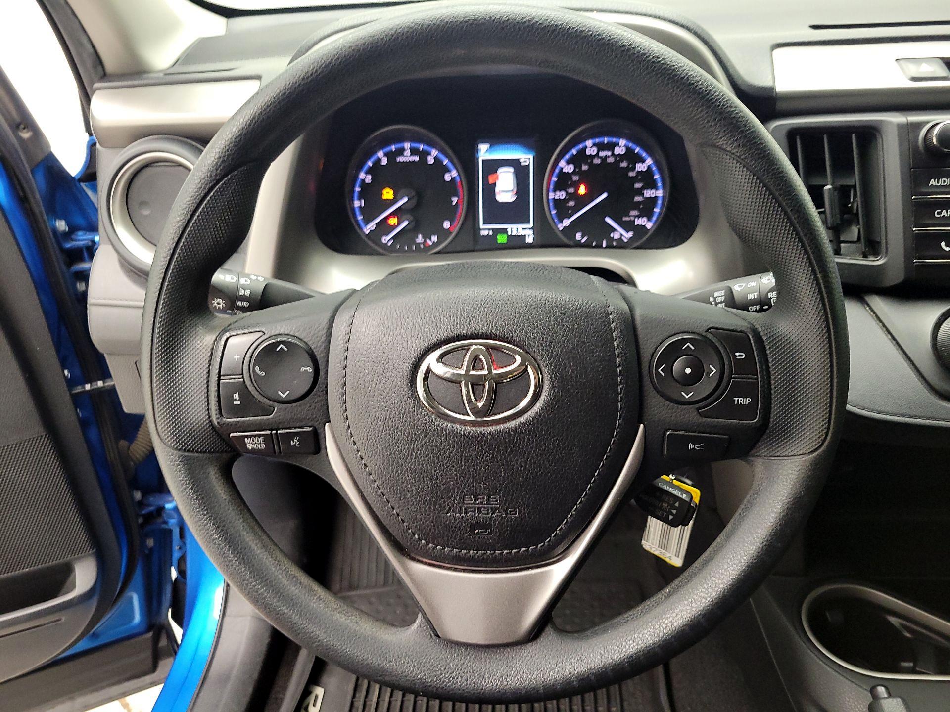 Thumbnail: 2017 Toyota RAV4 - 10