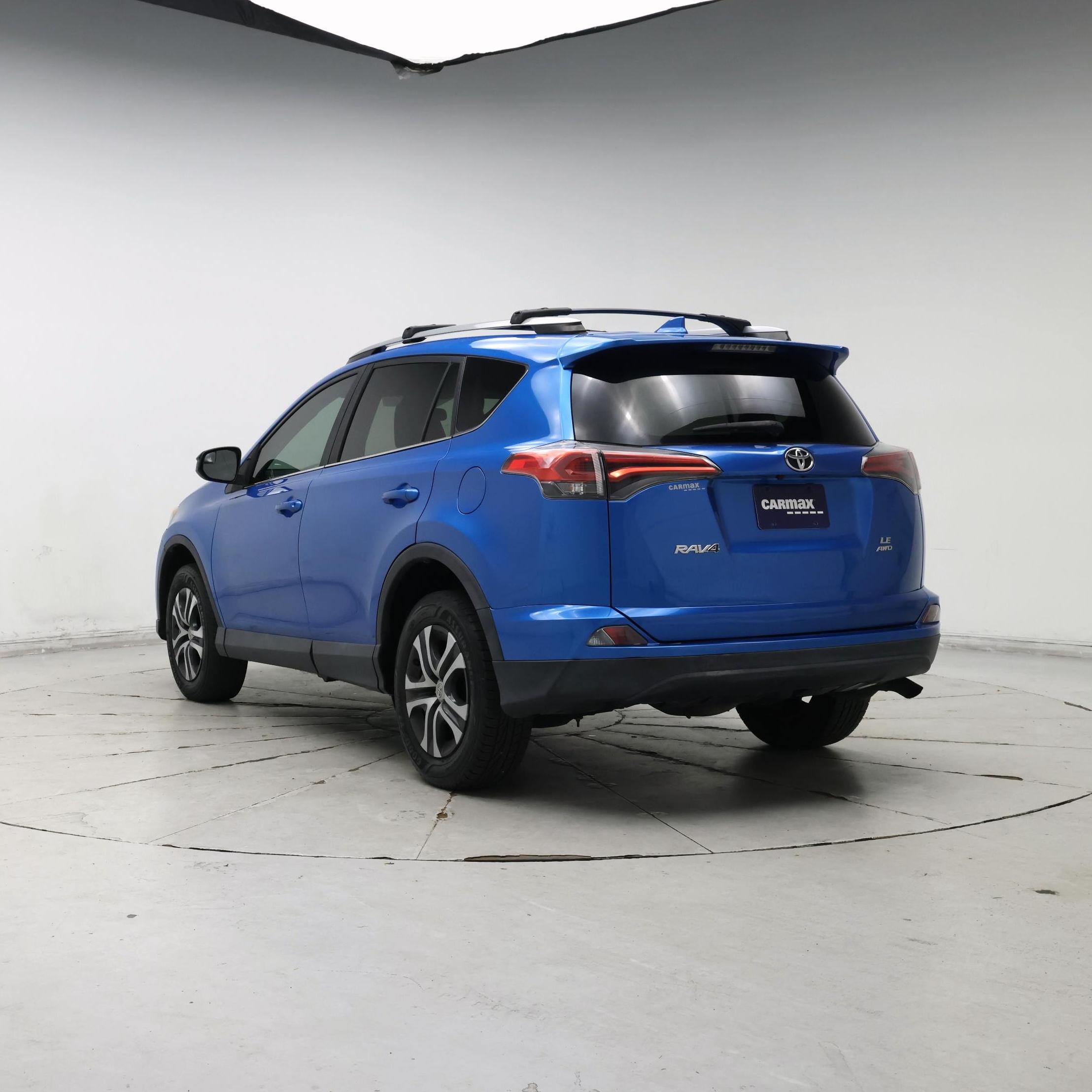 Thumbnail: 2017 Toyota RAV4 - 2