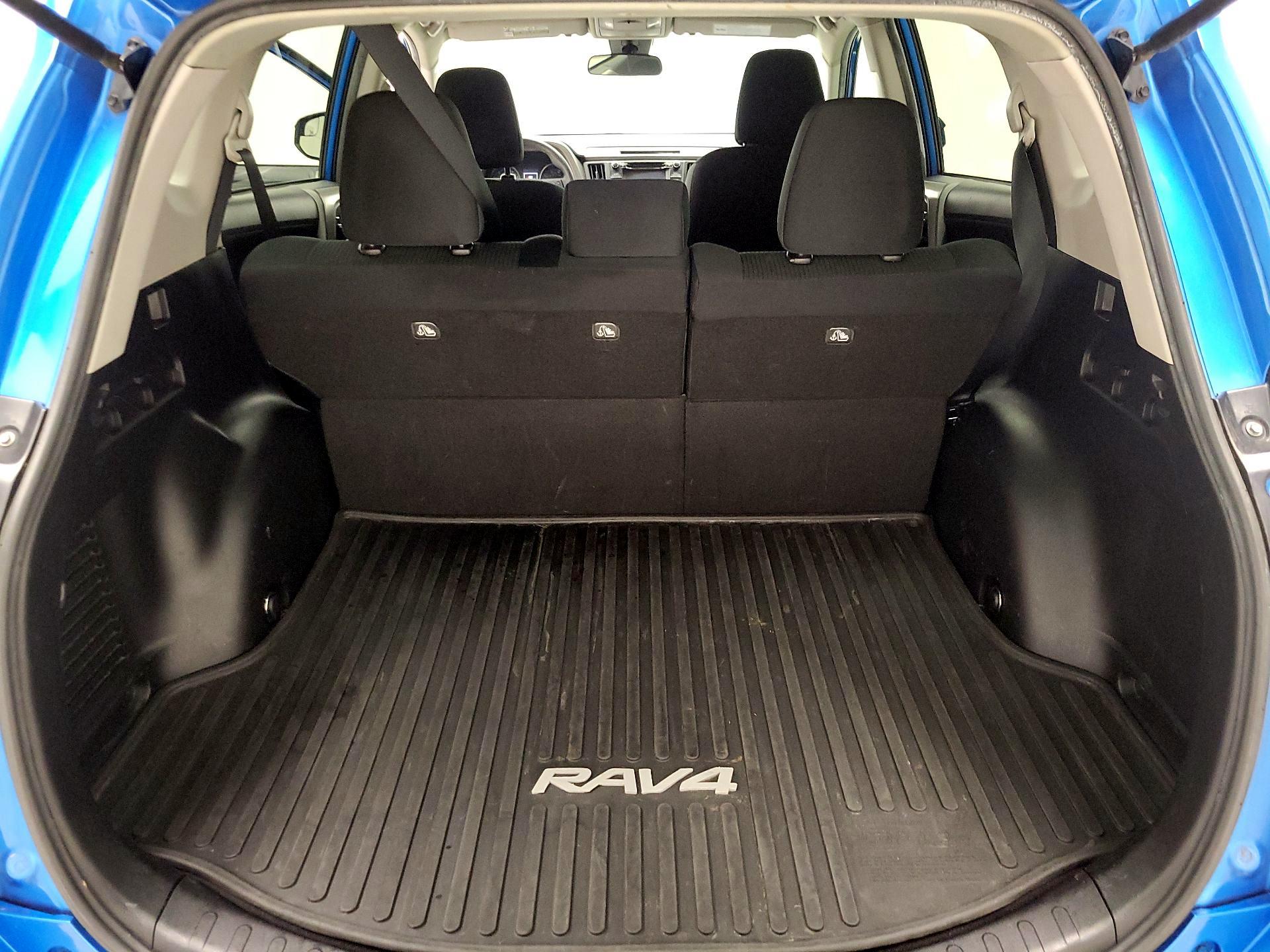 Thumbnail: 2017 Toyota RAV4 - 20