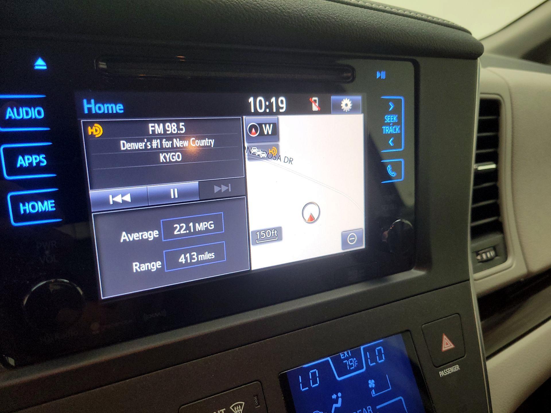 Thumbnail: 2017 Toyota Sienna - 14