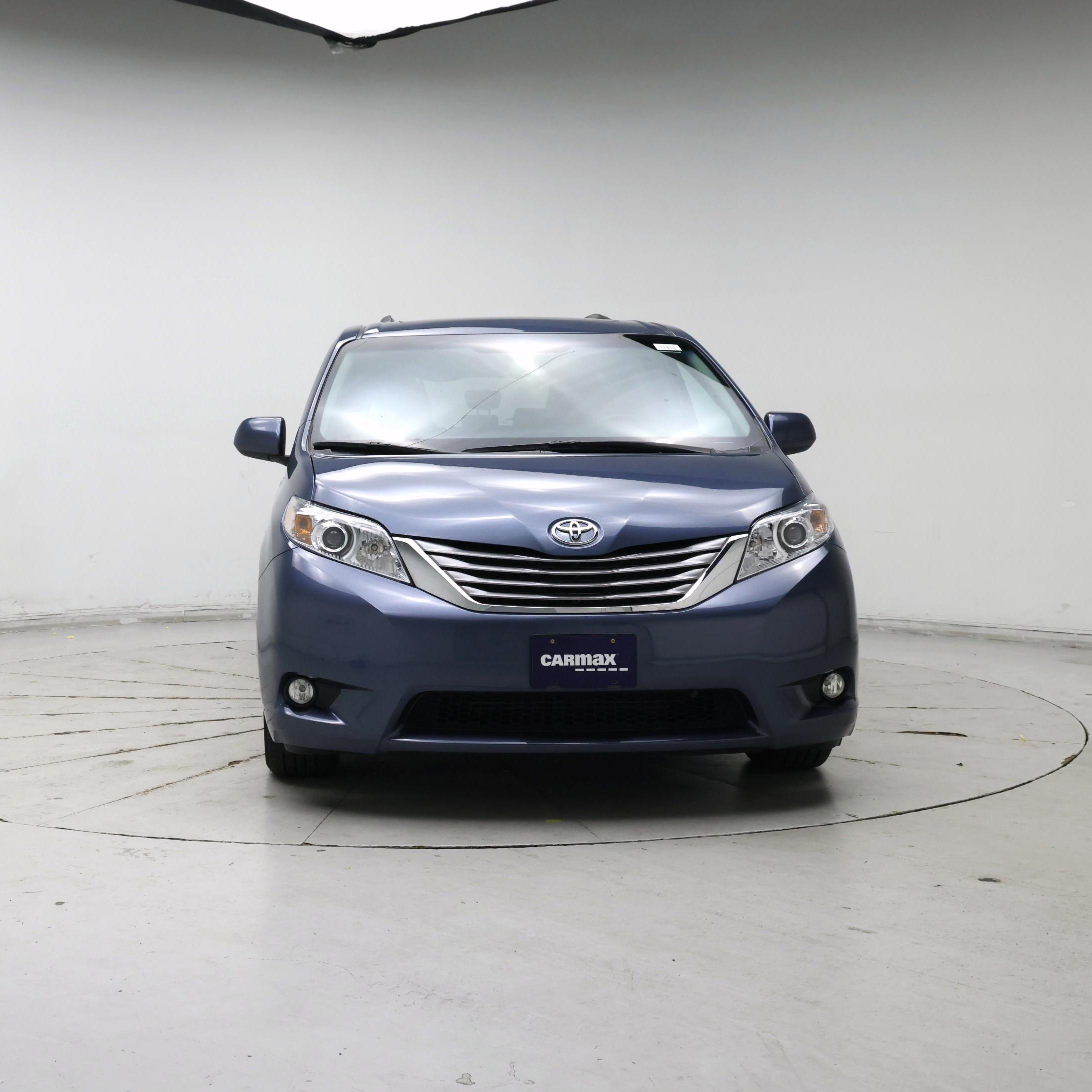 Thumbnail: 2017 Toyota Sienna - 5