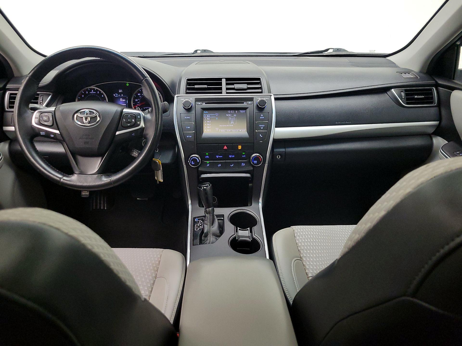 Thumbnail: 2015 Toyota Camry - 9