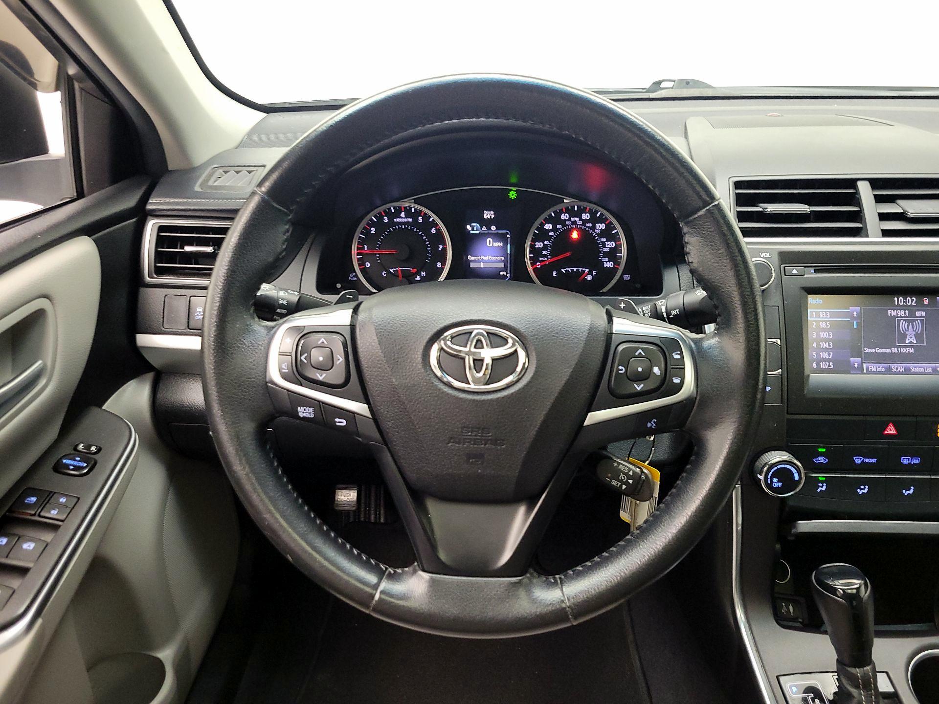 Thumbnail: 2015 Toyota Camry - 10