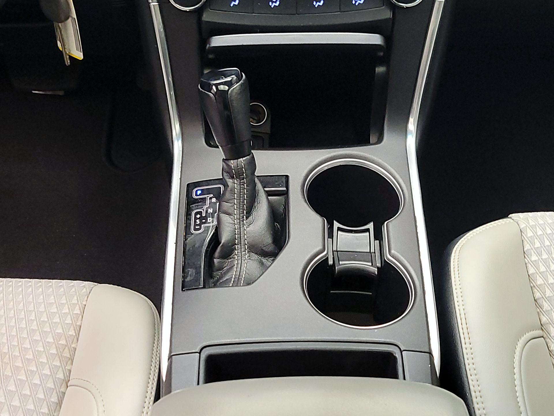 Thumbnail: 2015 Toyota Camry - 17