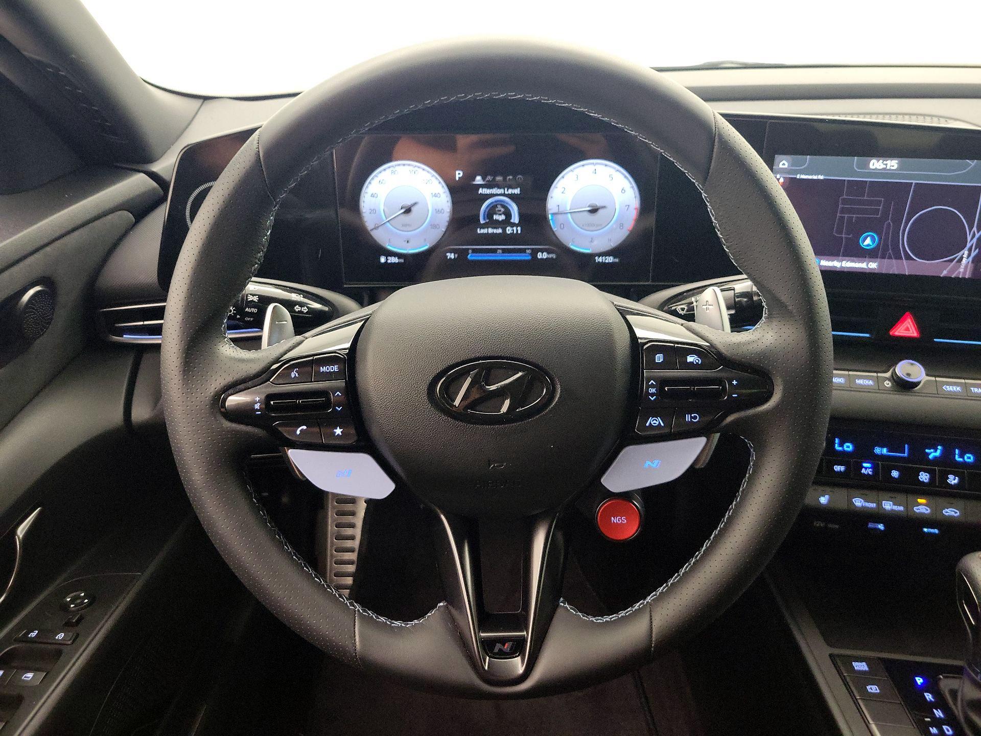 Thumbnail: 2023 Hyundai Elantra - 10