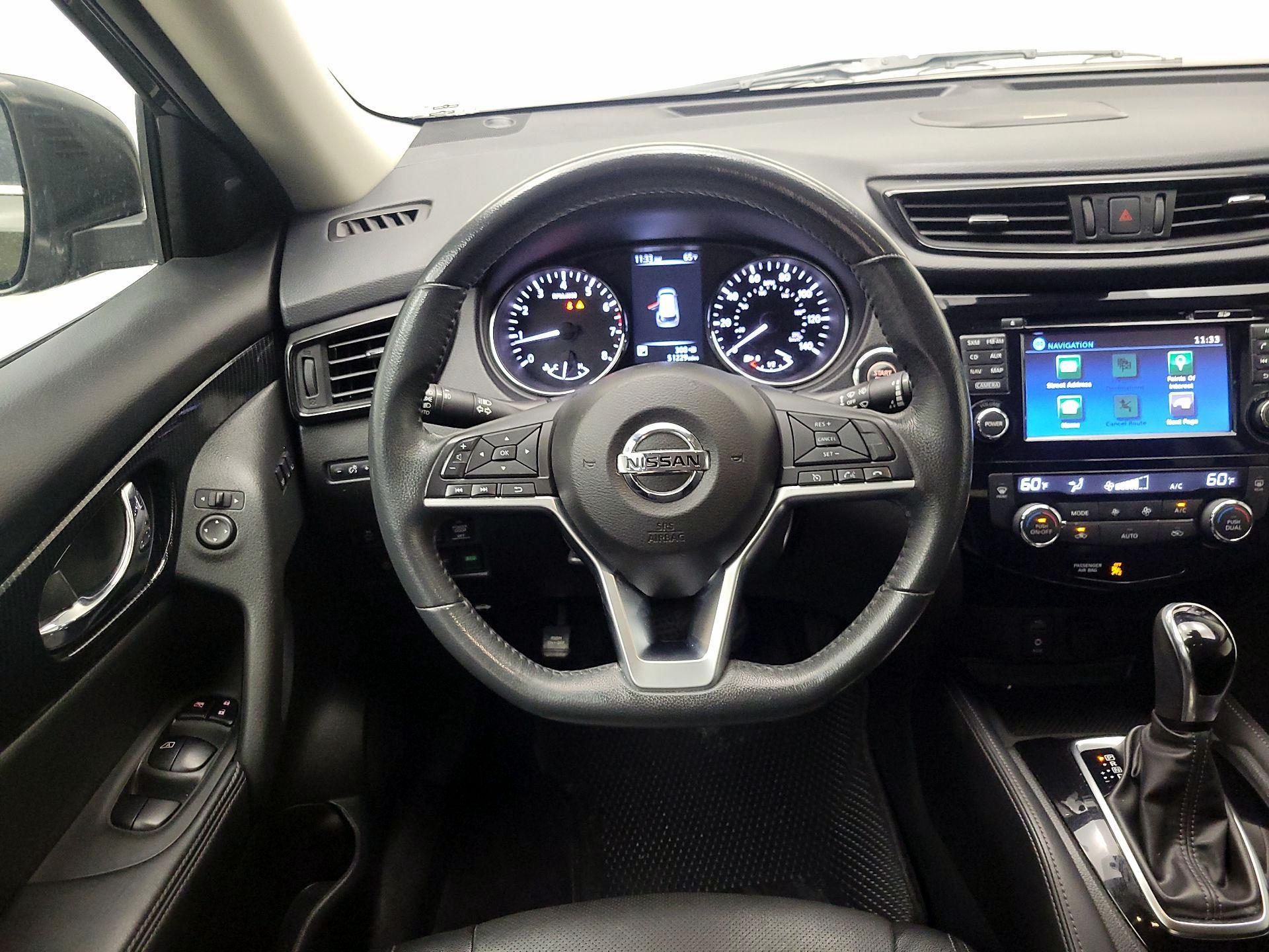 Thumbnail: 2017 Nissan Rogue - 10