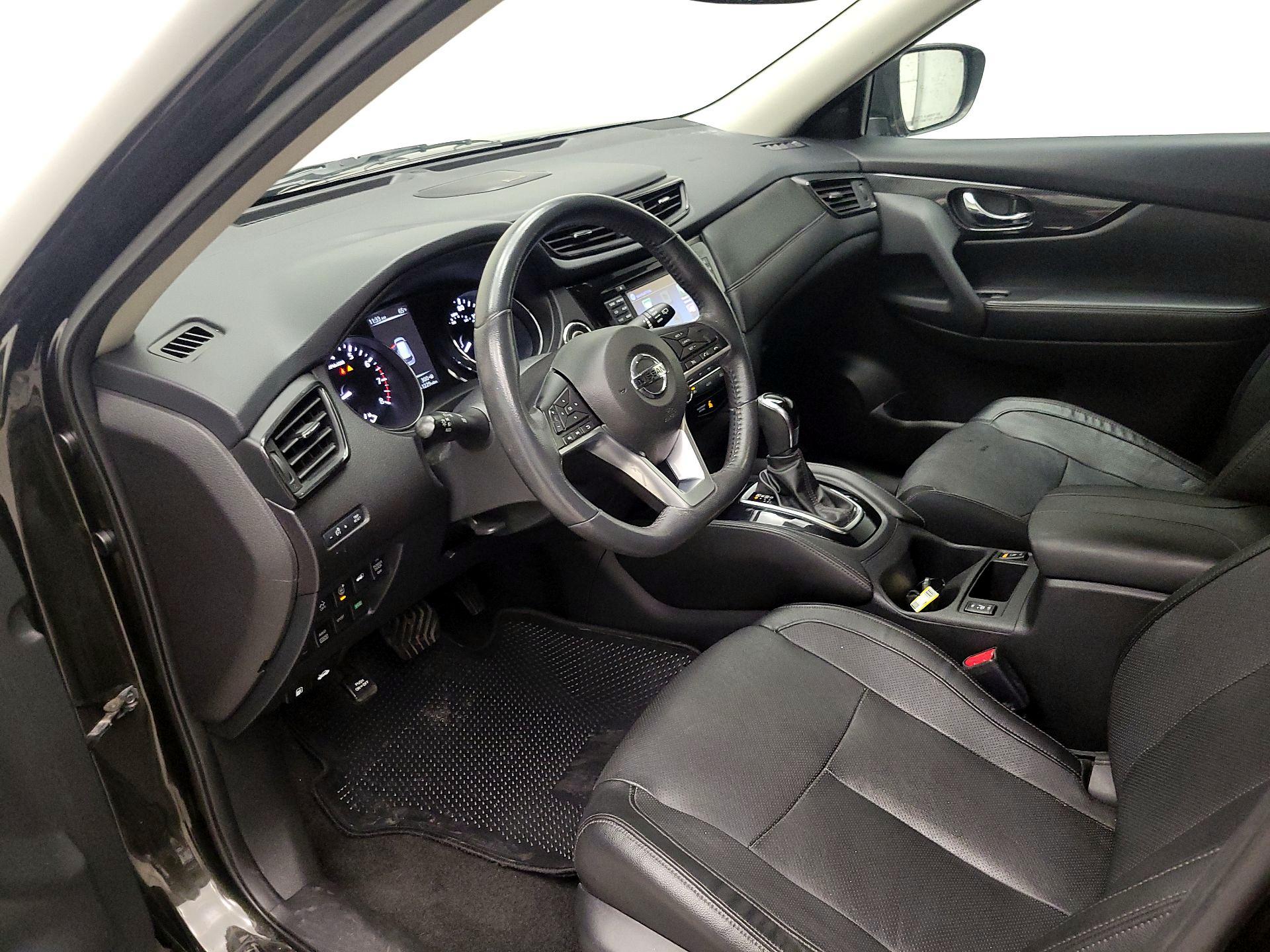 Thumbnail: 2017 Nissan Rogue - 11