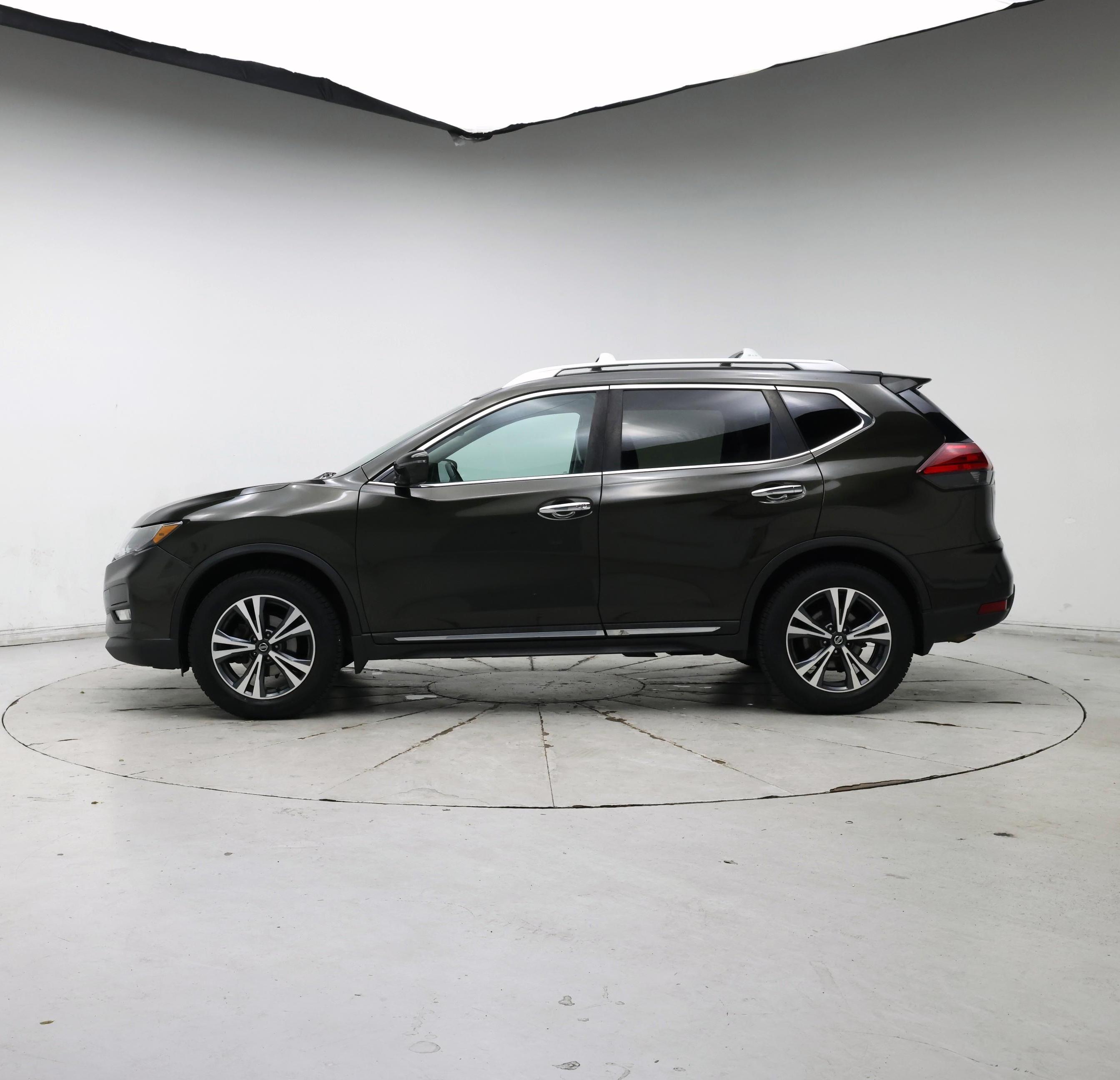 Thumbnail: 2017 Nissan Rogue - 3