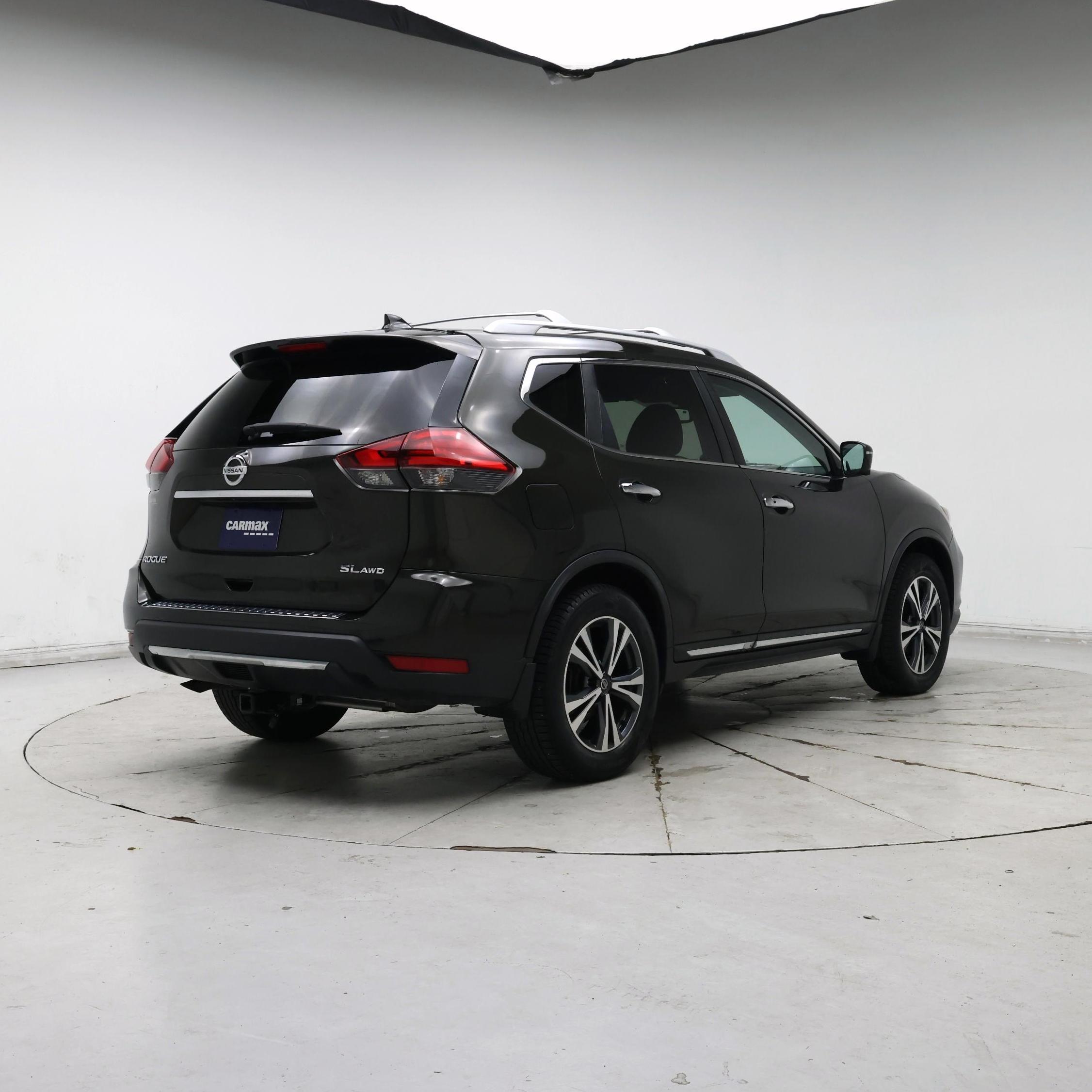 Thumbnail: 2017 Nissan Rogue - 8