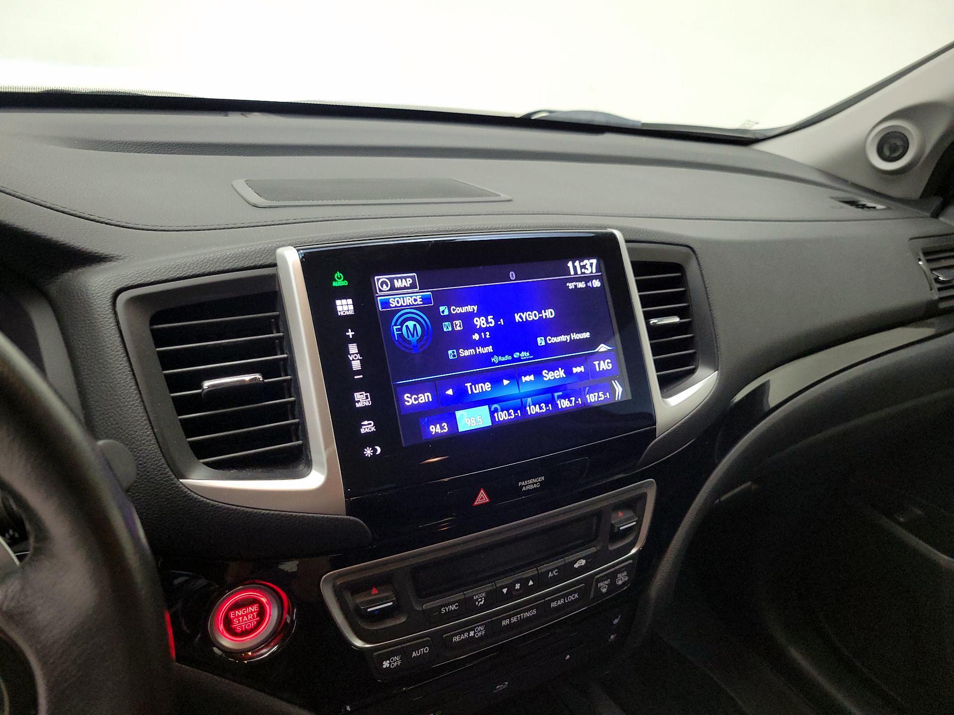 Thumbnail: 2016 Honda Pilot - 16