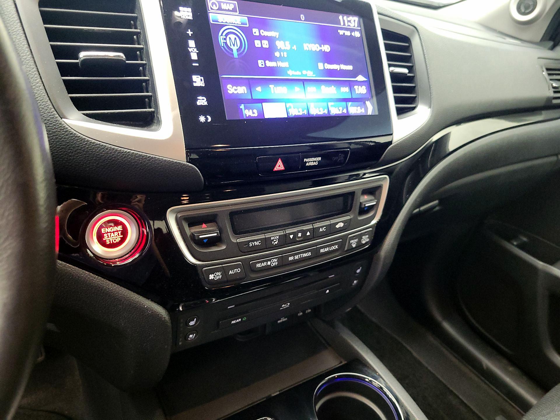 Thumbnail: 2016 Honda Pilot - 17