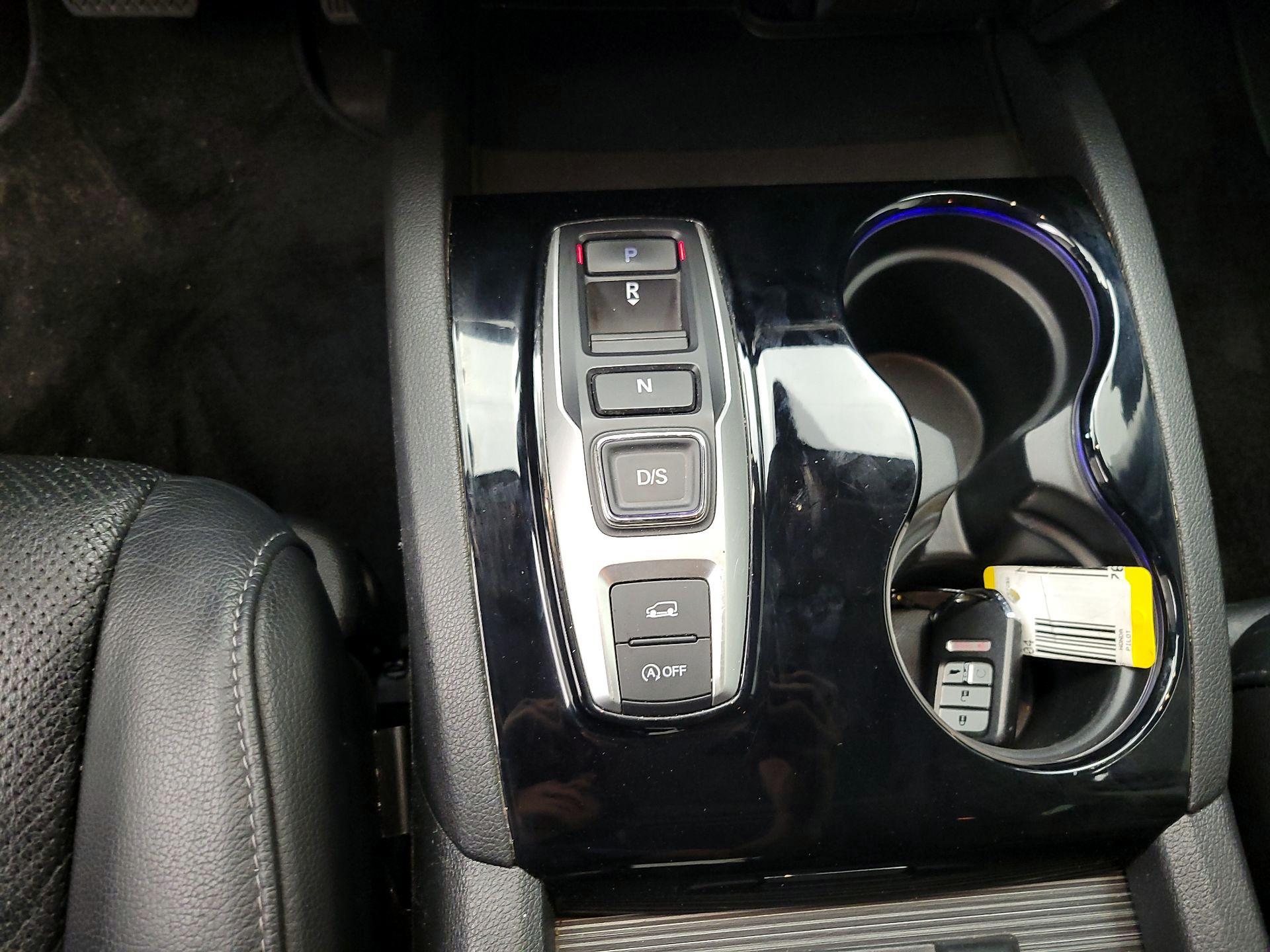 Thumbnail: 2016 Honda Pilot - 18