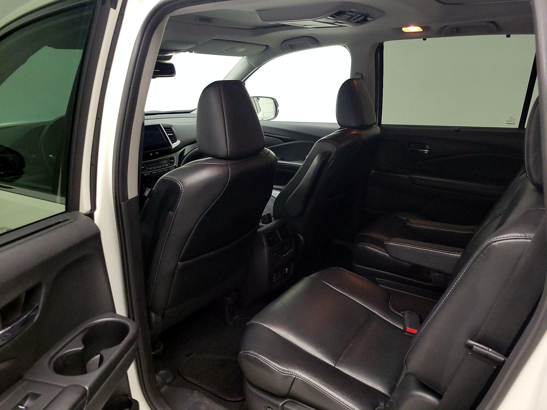 Thumbnail: 2016 Honda Pilot - 20
