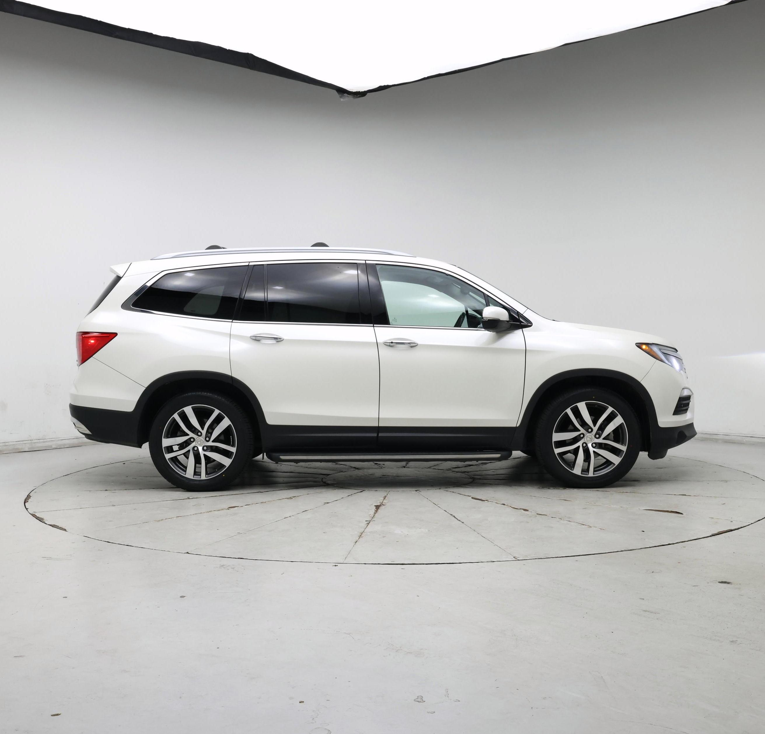 Thumbnail: 2016 Honda Pilot - 7