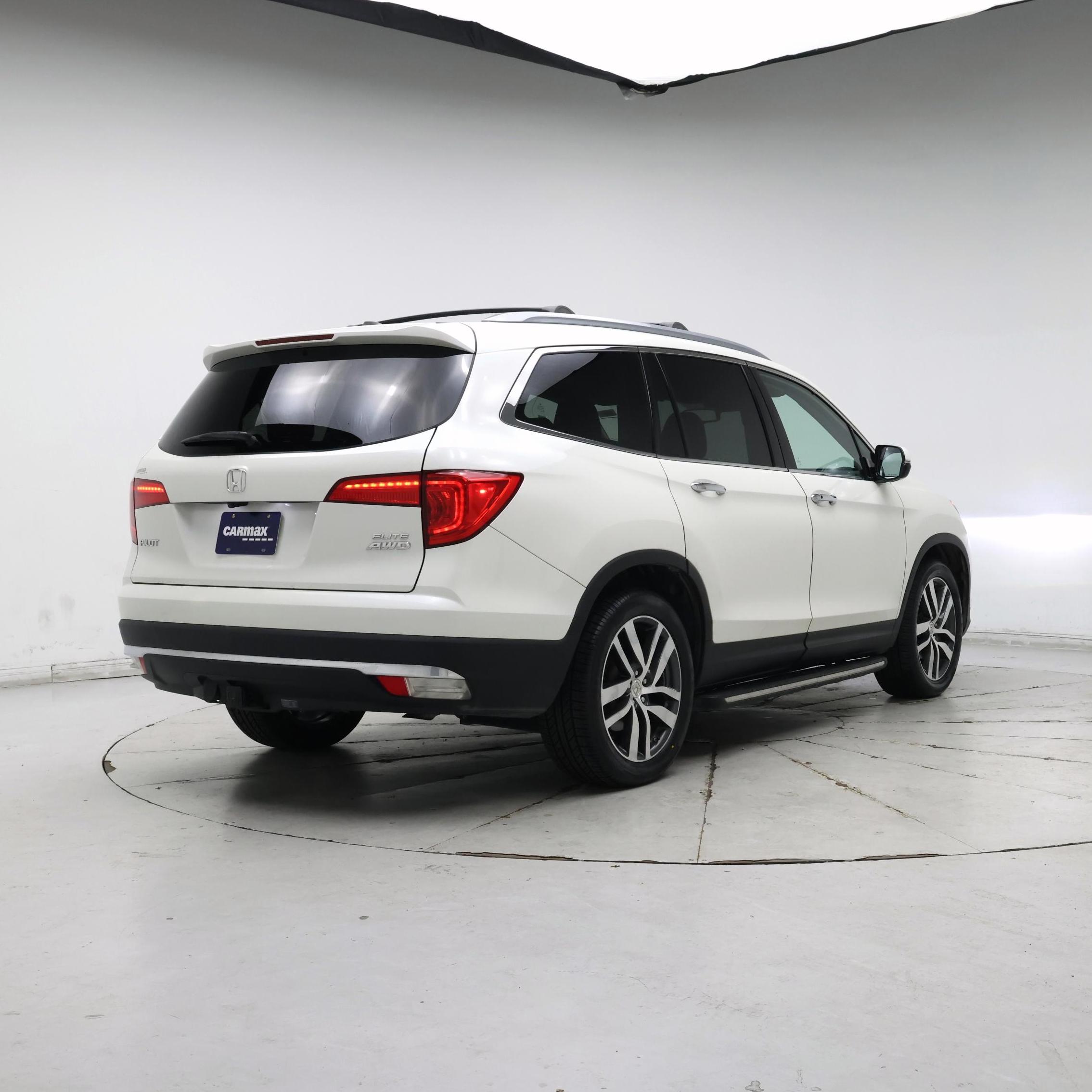 Thumbnail: 2016 Honda Pilot - 8