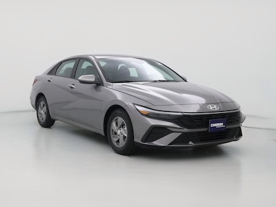 Silver 2024 Hyundai Elantra SE