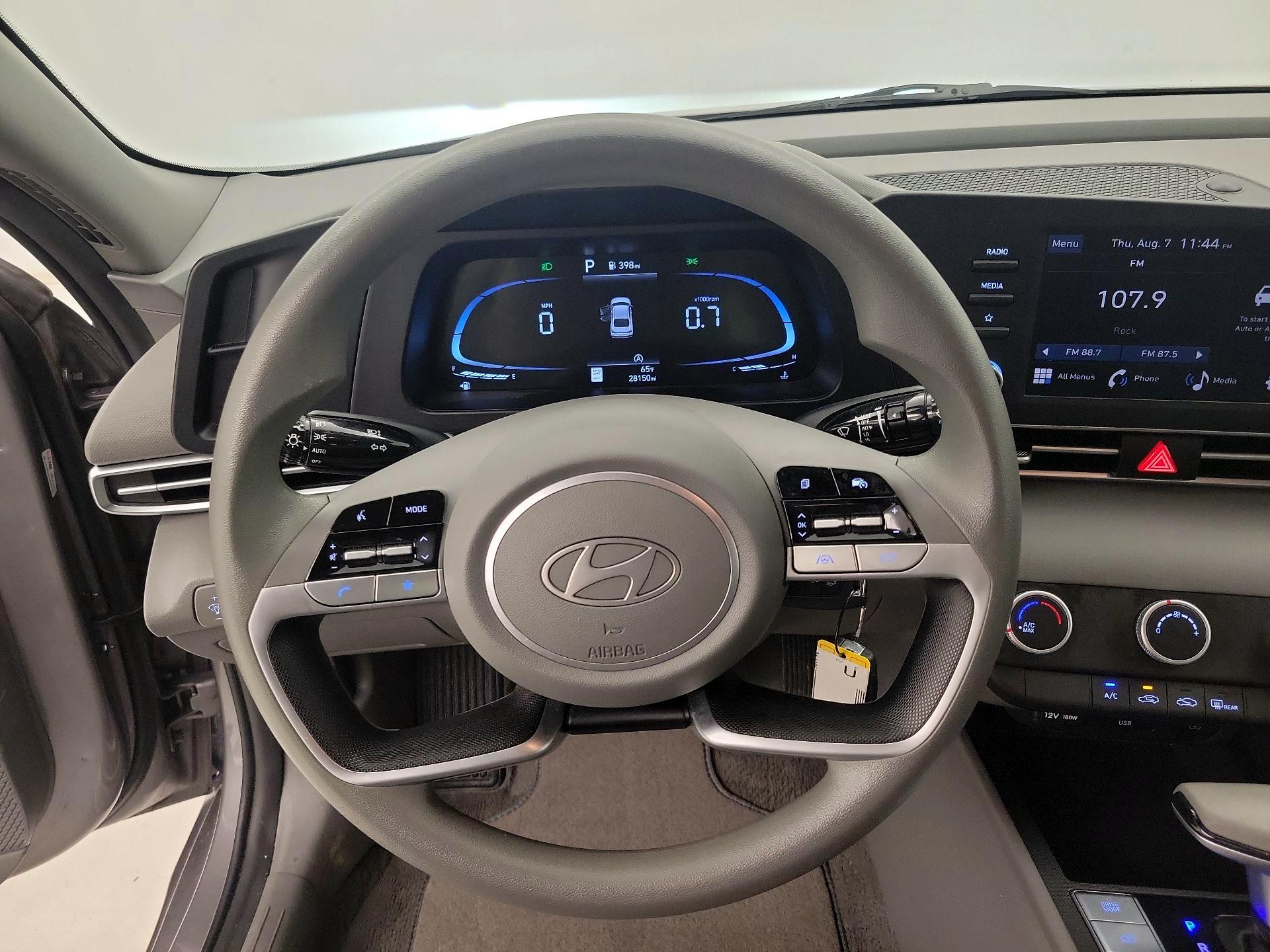 Thumbnail: 2024 Hyundai Elantra - 10