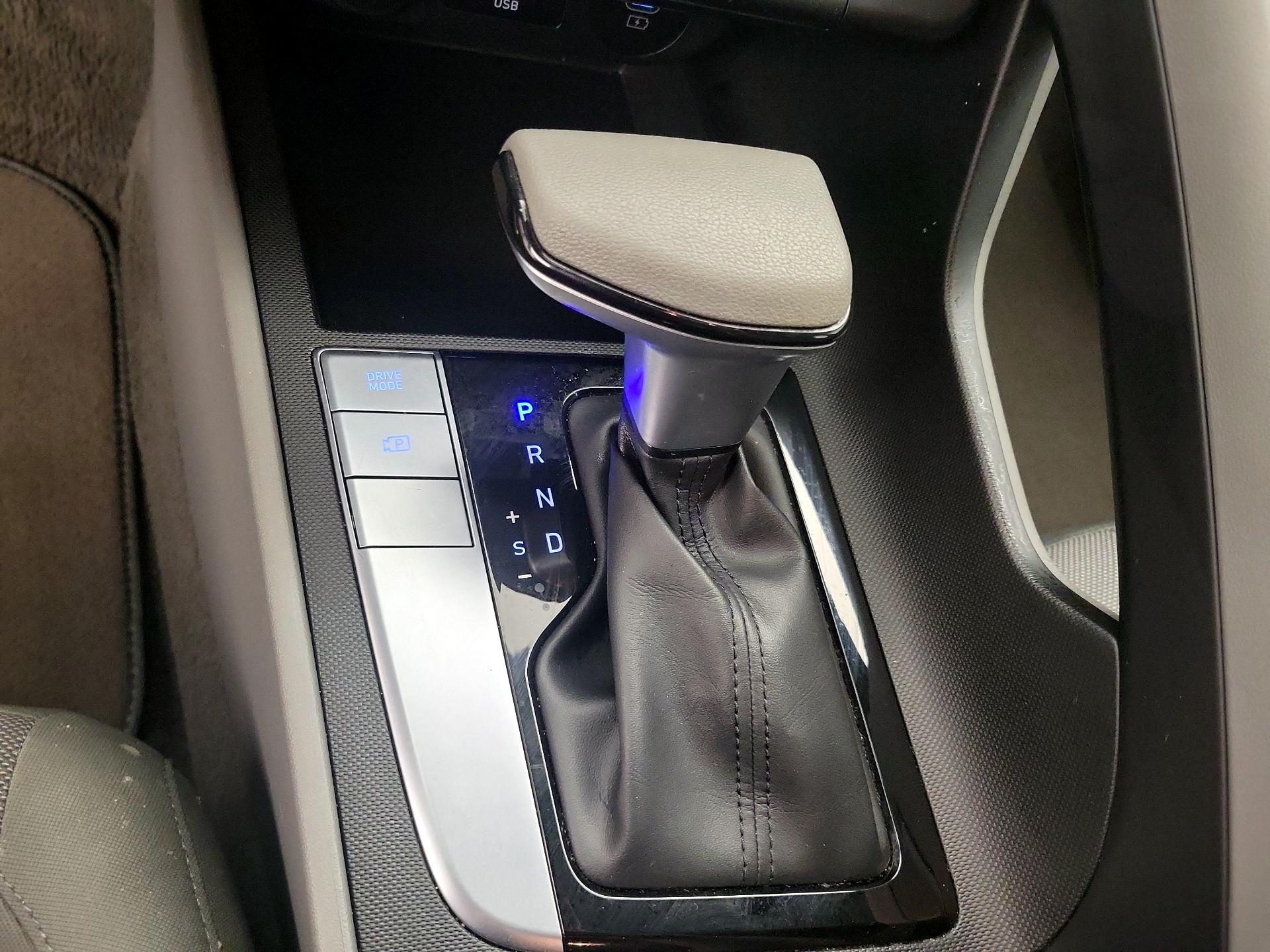 Thumbnail: 2024 Hyundai Elantra - 17