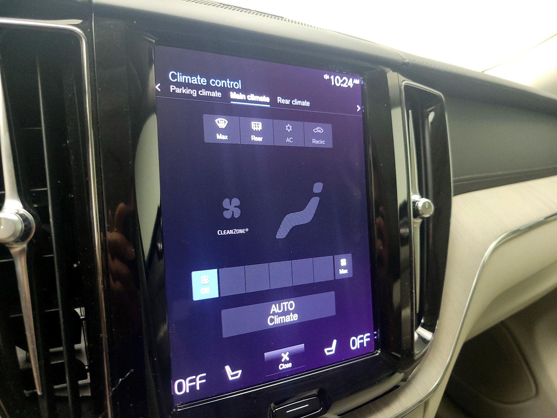 Thumbnail: 2021 Volvo XC60 - 17